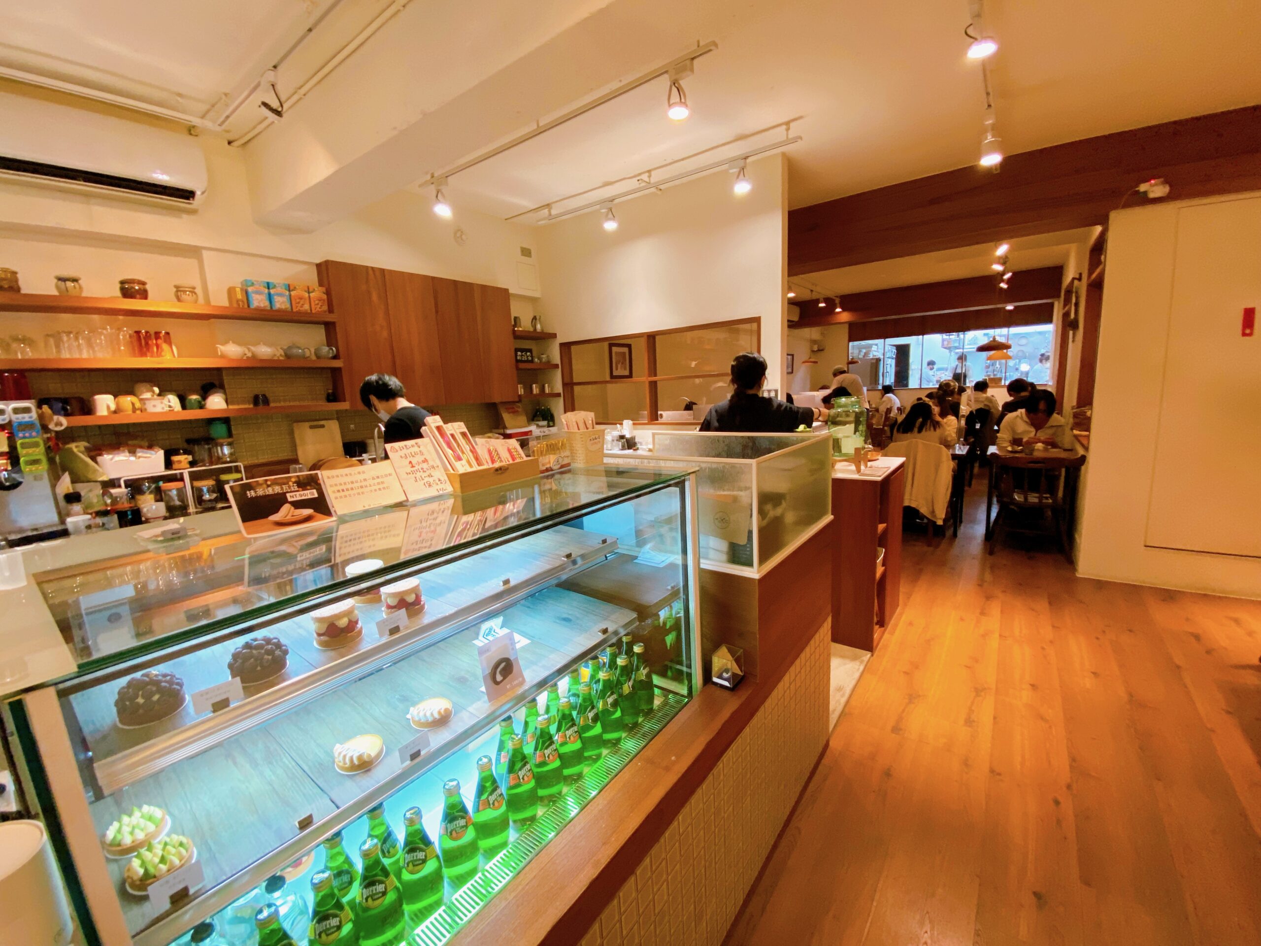 《華山市場美食》木白甜點咖啡店，華山散策人氣下午茶，個性與質感兼備(菜單) @神農太太底家