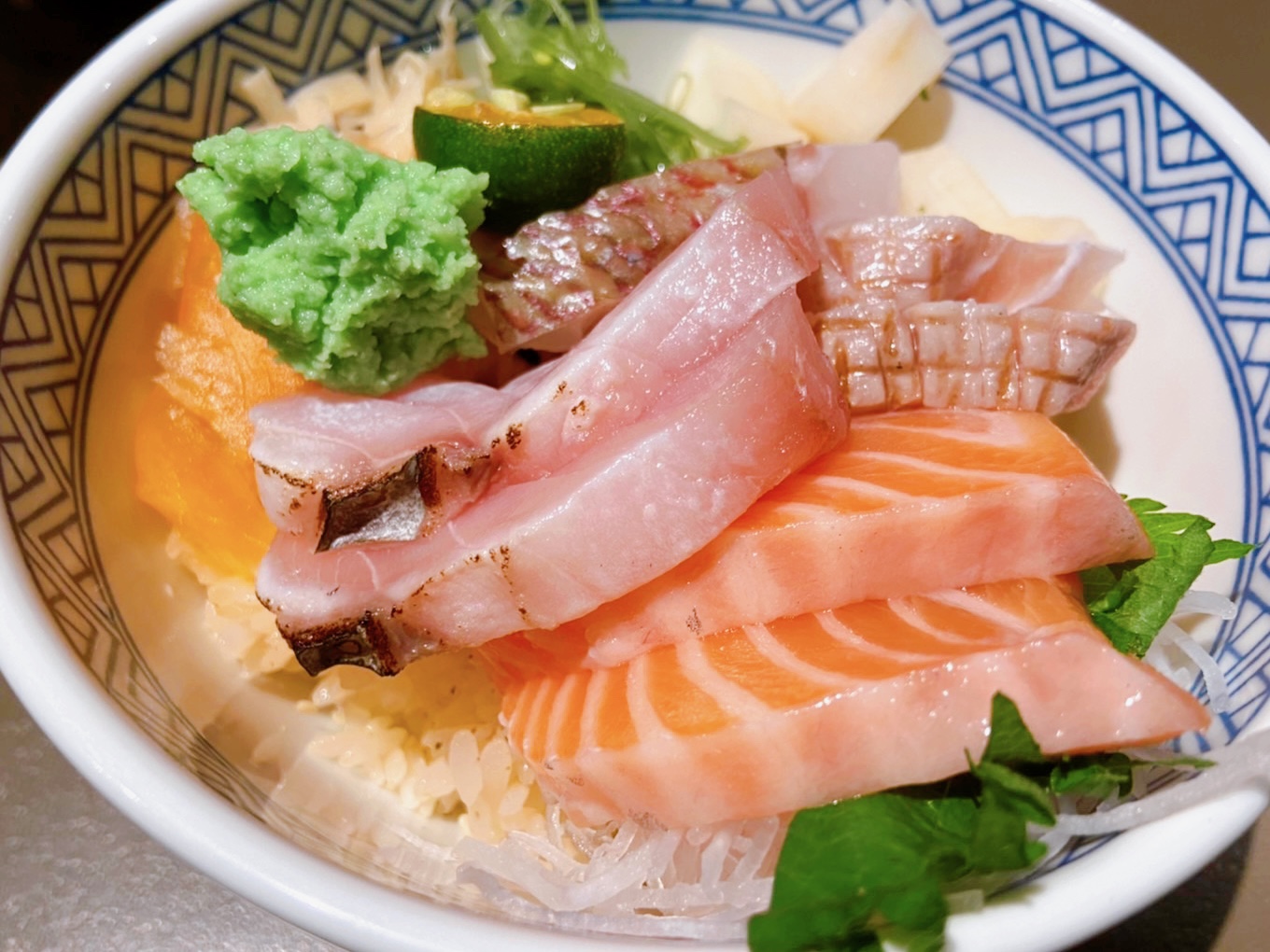 《雙連站美食》特色日式醬汁和舒肥炙燒雞肉，小良絆涼麵專門店(菜單) @神農太太底家