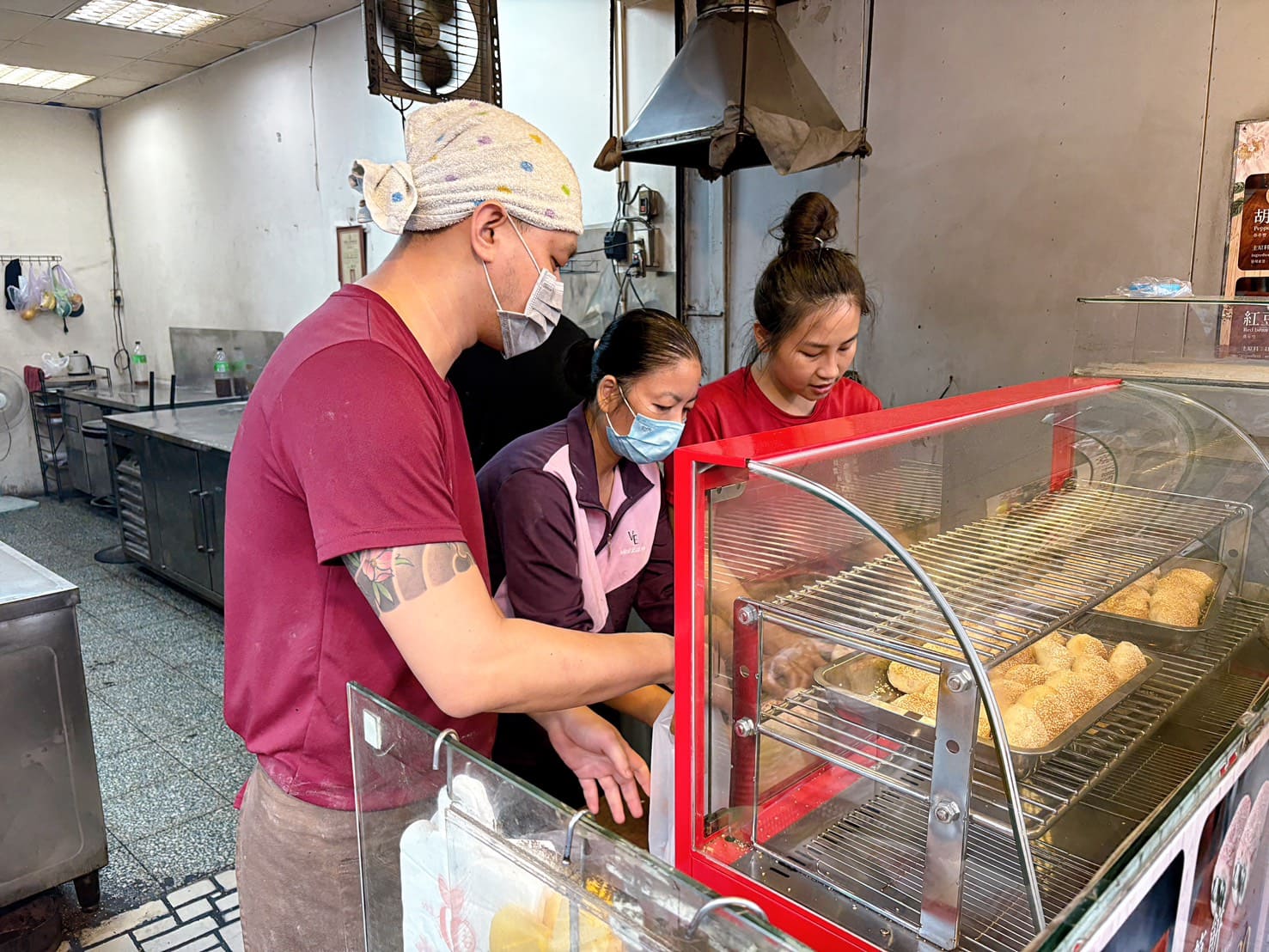 《士林美食》大黃記胡椒餅,社子30年老字號點心(2025最新菜單) @神農太太底家 《士林美食》大黃記胡椒餅,社子30年老字號點心(2025最新菜單) @神農太太底家