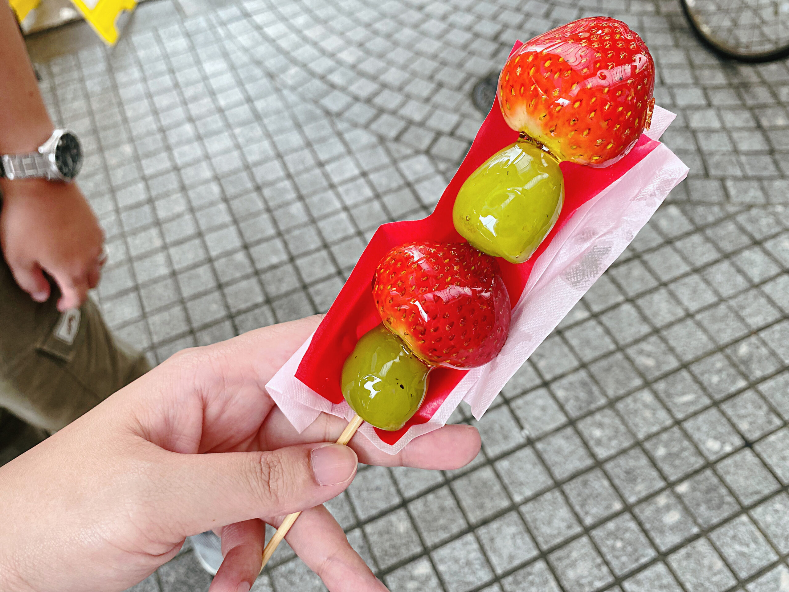 《大阪美食》STRAWBERRY MANIA心齋橋，人氣草莓糖葫蘆及草莓大福(價格) @神農太太底家