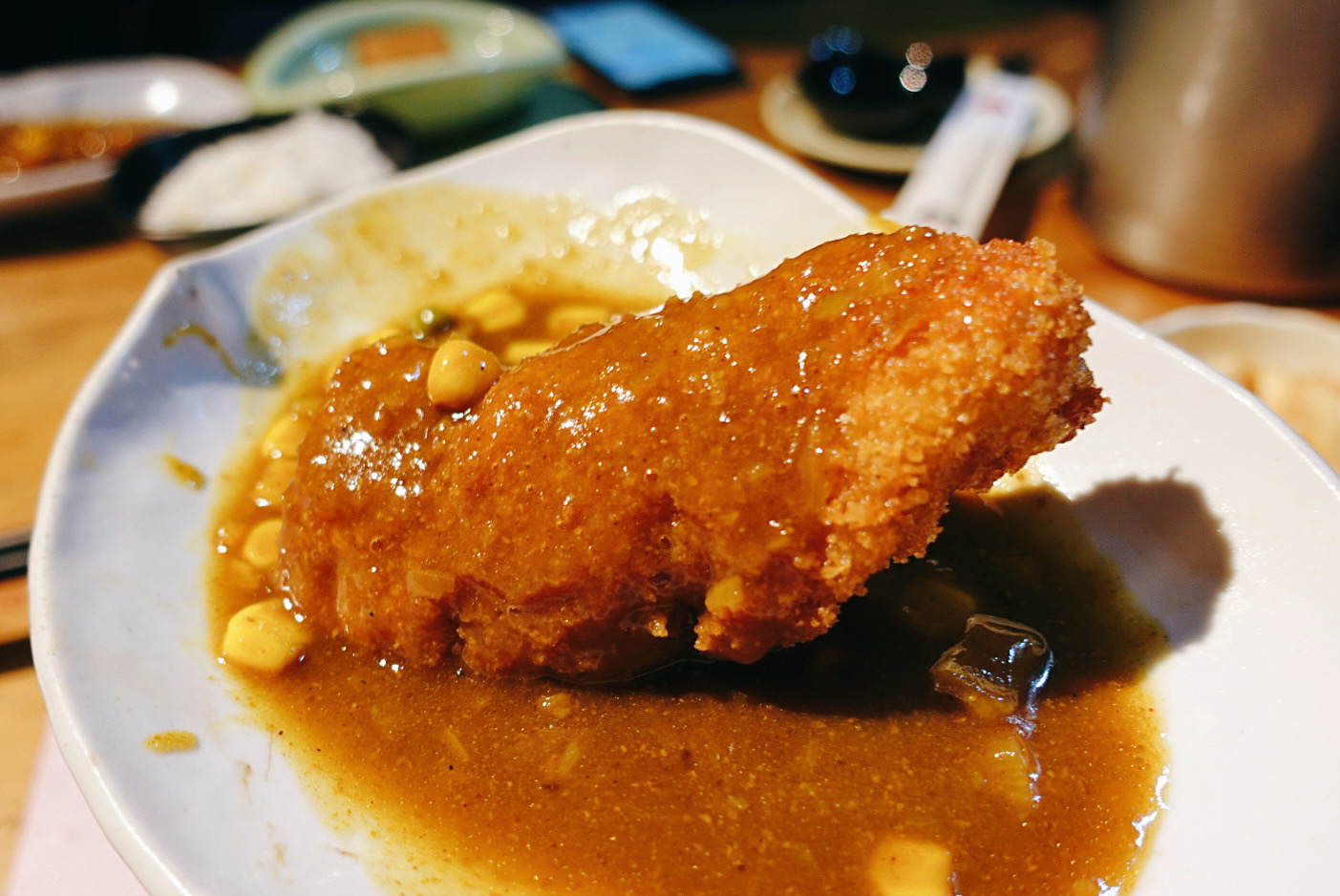 《大安區美食》金魚日本料理，厚切生魚片土石流系海鮮丼(菜單) @神農太太底家