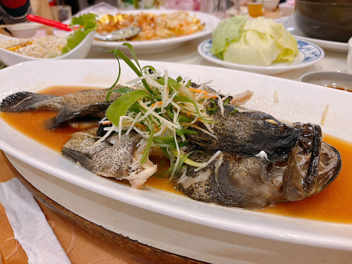 《七堵美食》全家福海鮮樓，基隆老字號平價海鮮餐廳，菜色多元分量多(菜單) @神農太太底家