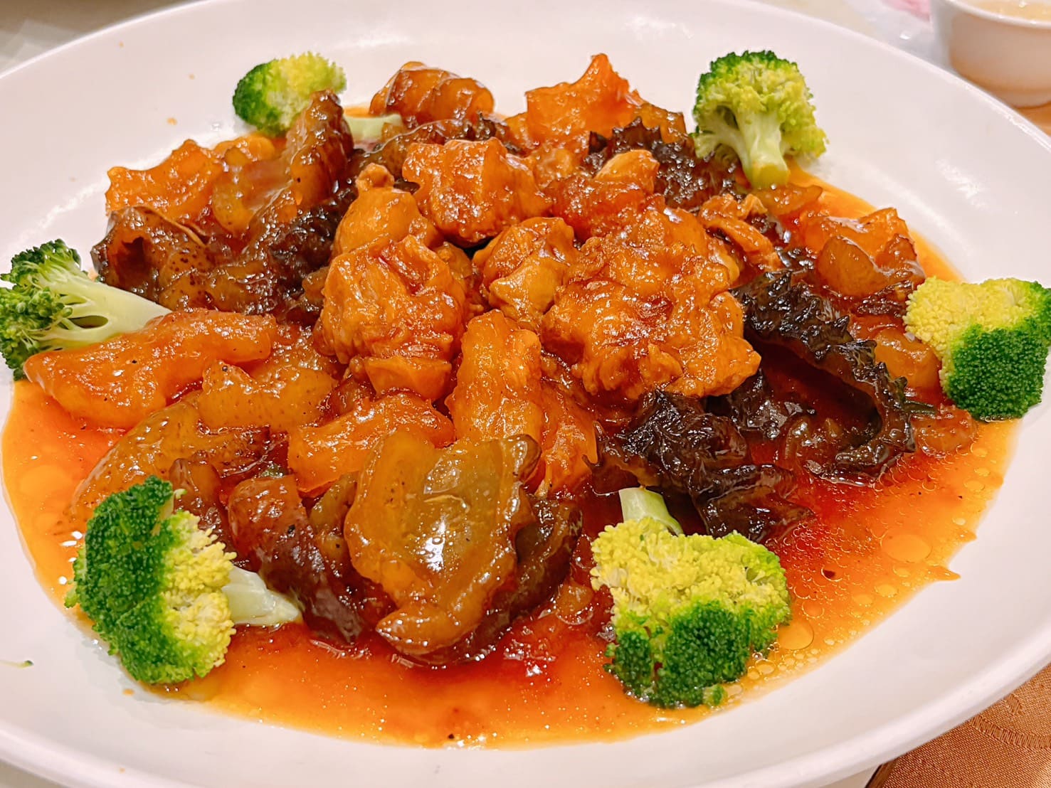 《七堵美食》全家福海鮮樓，基隆老字號平價海鮮餐廳，菜色多元分量多(菜單) @神農太太底家