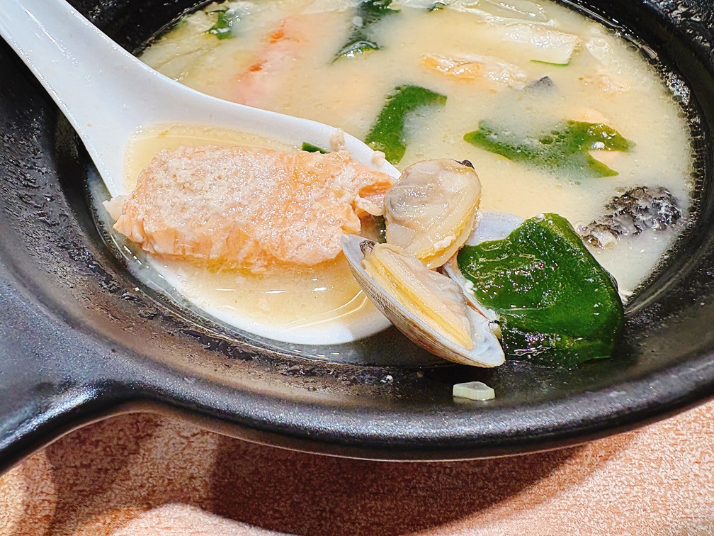 《西湖美食》百魚鮮食屋，平價澎湃生魚丼飯，大碗鮮魚味噌湯不用錢(菜單) @神農太太底家