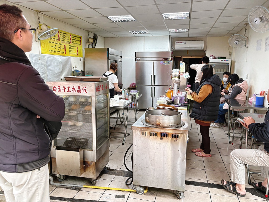 《士林美食》宏絨豆漿店，手工燒餅豬排蛋超強必吃(菜單) @神農太太底家