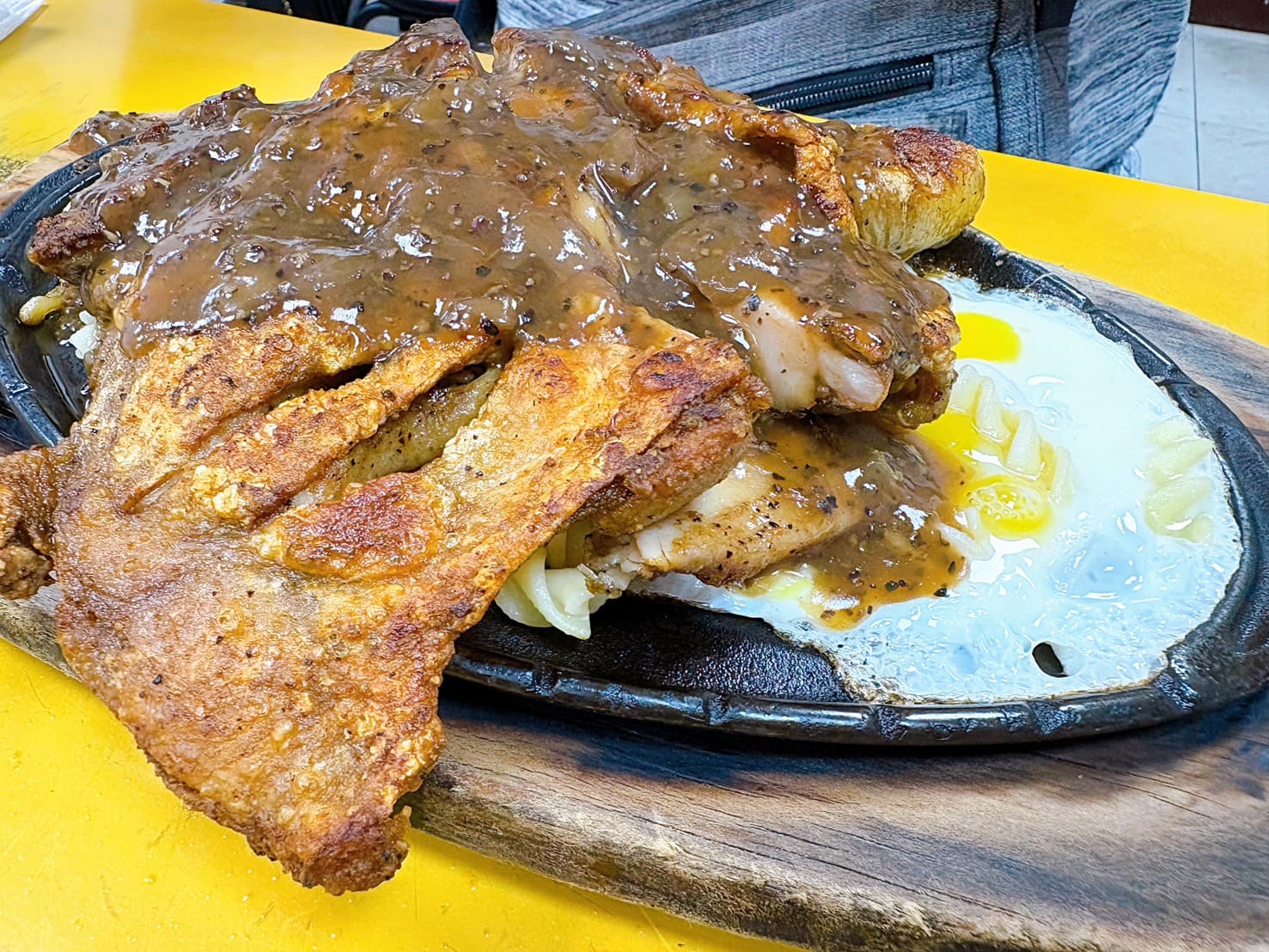 《士林夜市美食》大統大牛排（原大統一），平價大份量鐵板牛排推薦(菜單) @神農太太底家