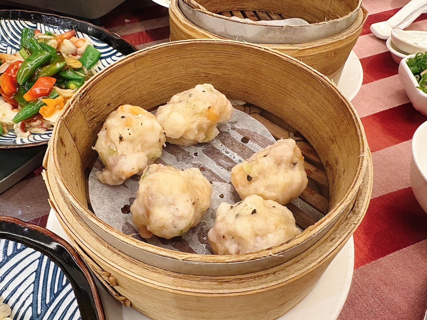 《台中美食》清新溫泉飯店天地一家中餐廳，港點熱炒吃到飽超值(菜單) @神農太太底家