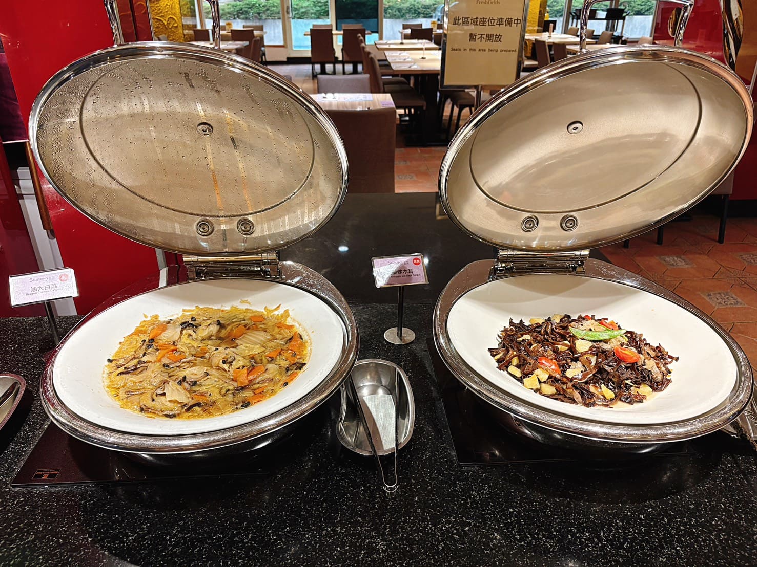 《台中住宿》清新溫泉飯店，房內泡湯、中式晚餐吃到飽、戶外泳池好好玩 @神農太太底家