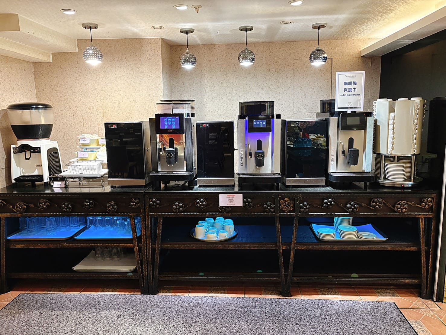 《台中住宿》清新溫泉飯店，房內泡湯、中式晚餐吃到飽、戶外泳池好好玩 @神農太太底家