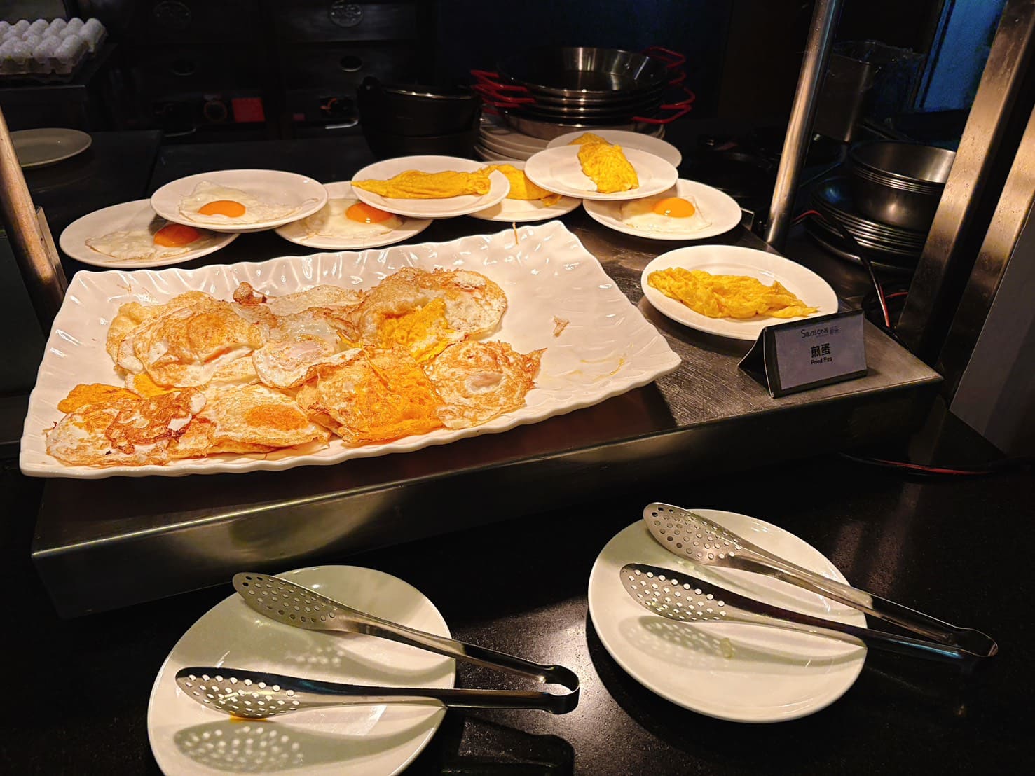 《台中住宿》清新溫泉飯店，房內泡湯、中式晚餐吃到飽、戶外泳池好好玩 @神農太太底家