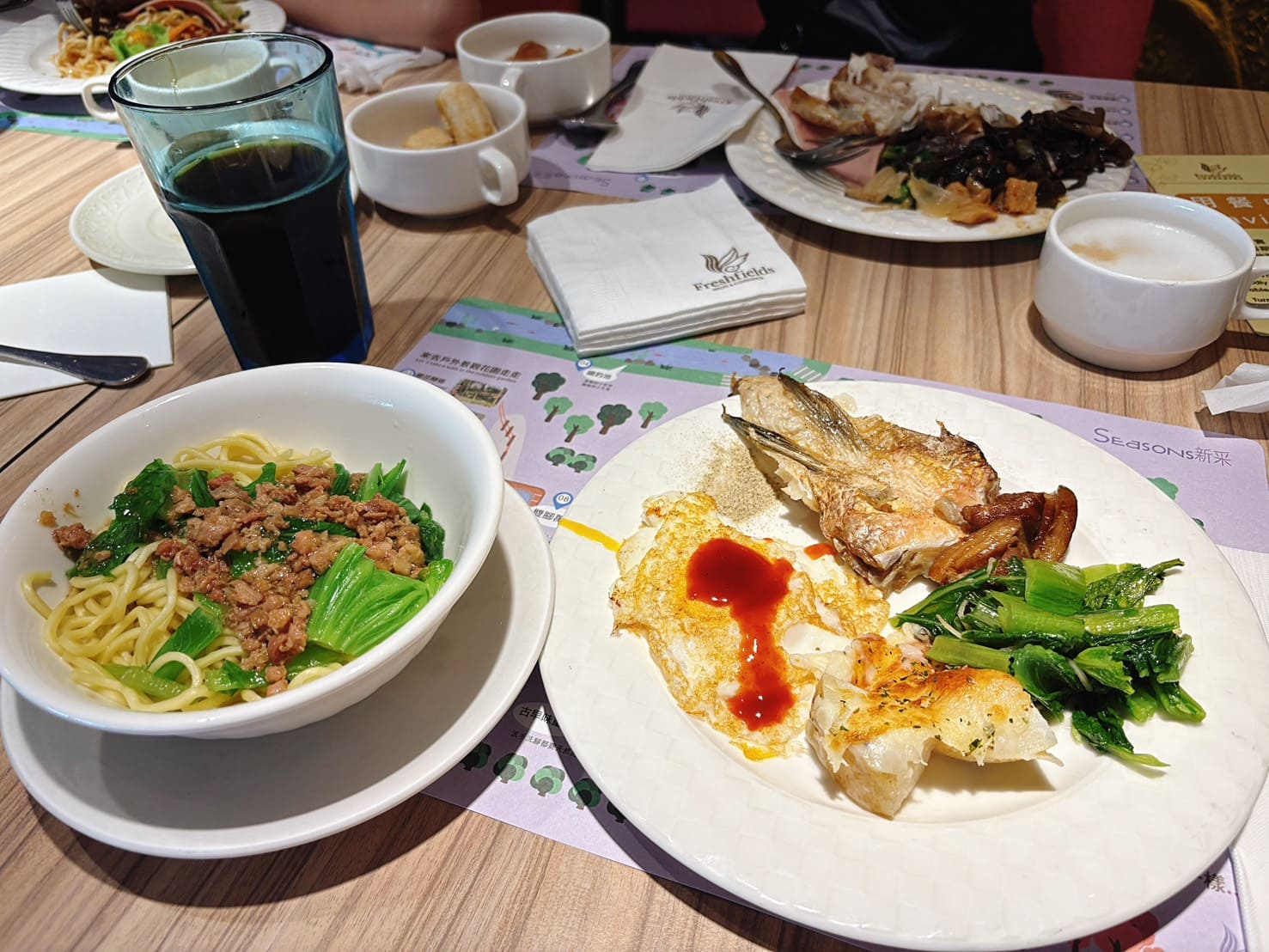 《台中住宿》清新溫泉飯店，房內泡湯、中式晚餐吃到飽、戶外泳池好好玩 @神農太太底家
