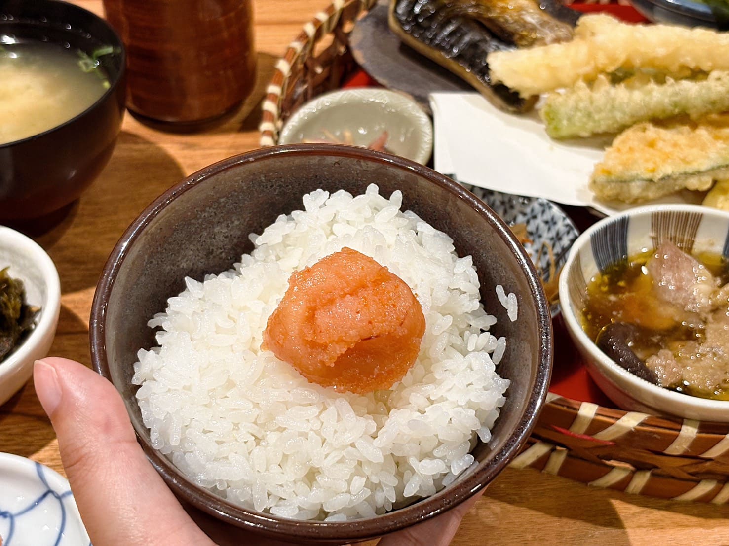 《信義區美食》博多天麩羅山海明太子吃到飽，限量20份商業午餐好豐盛(菜單) @神農太太底家