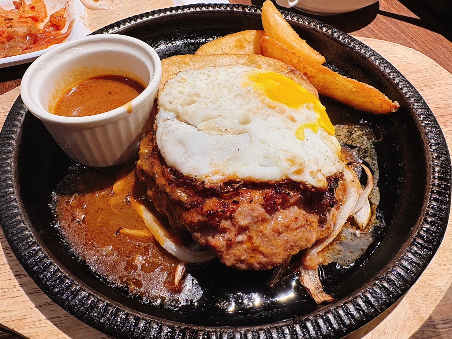 《小巨蛋美食》橫濱牛排微風南京店，自助沙拉吧咖哩飯吃到飽(菜單) @神農太太底家