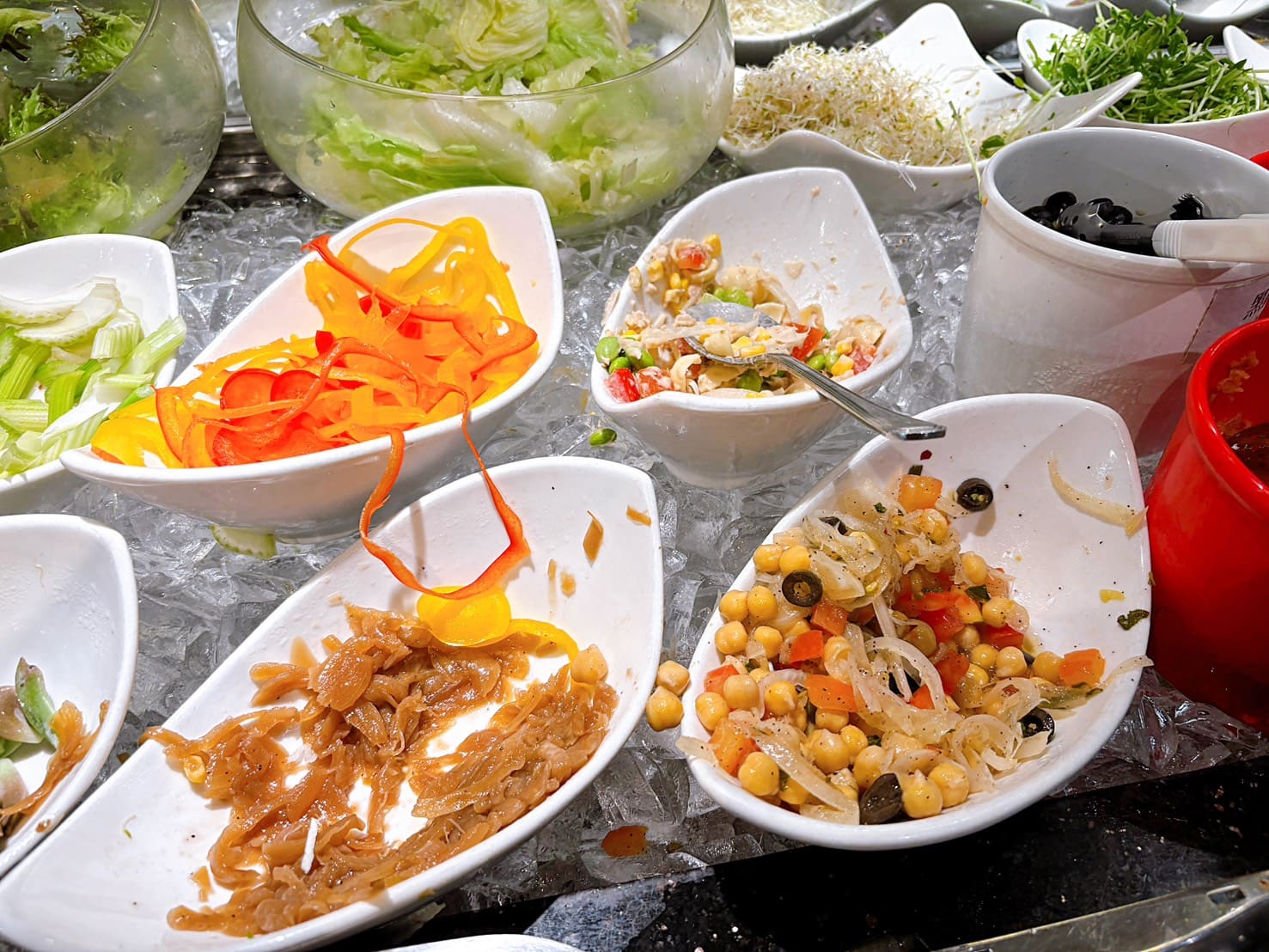 《小巨蛋美食》橫濱牛排微風南京店，自助沙拉吧咖哩飯吃到飽(菜單) @神農太太底家
