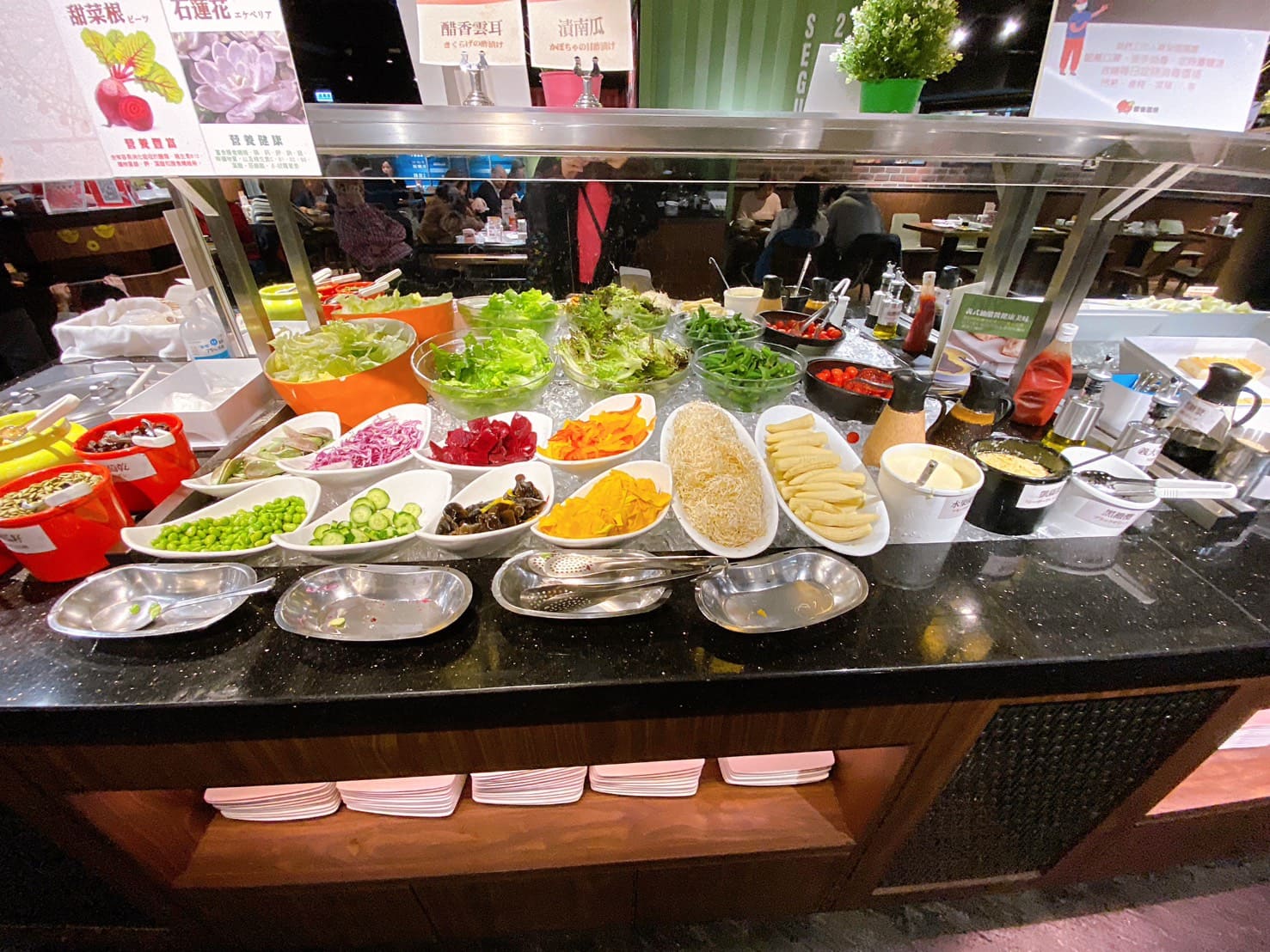 《小巨蛋美食》橫濱牛排微風南京店，自助沙拉吧咖哩飯吃到飽(菜單) @神農太太底家