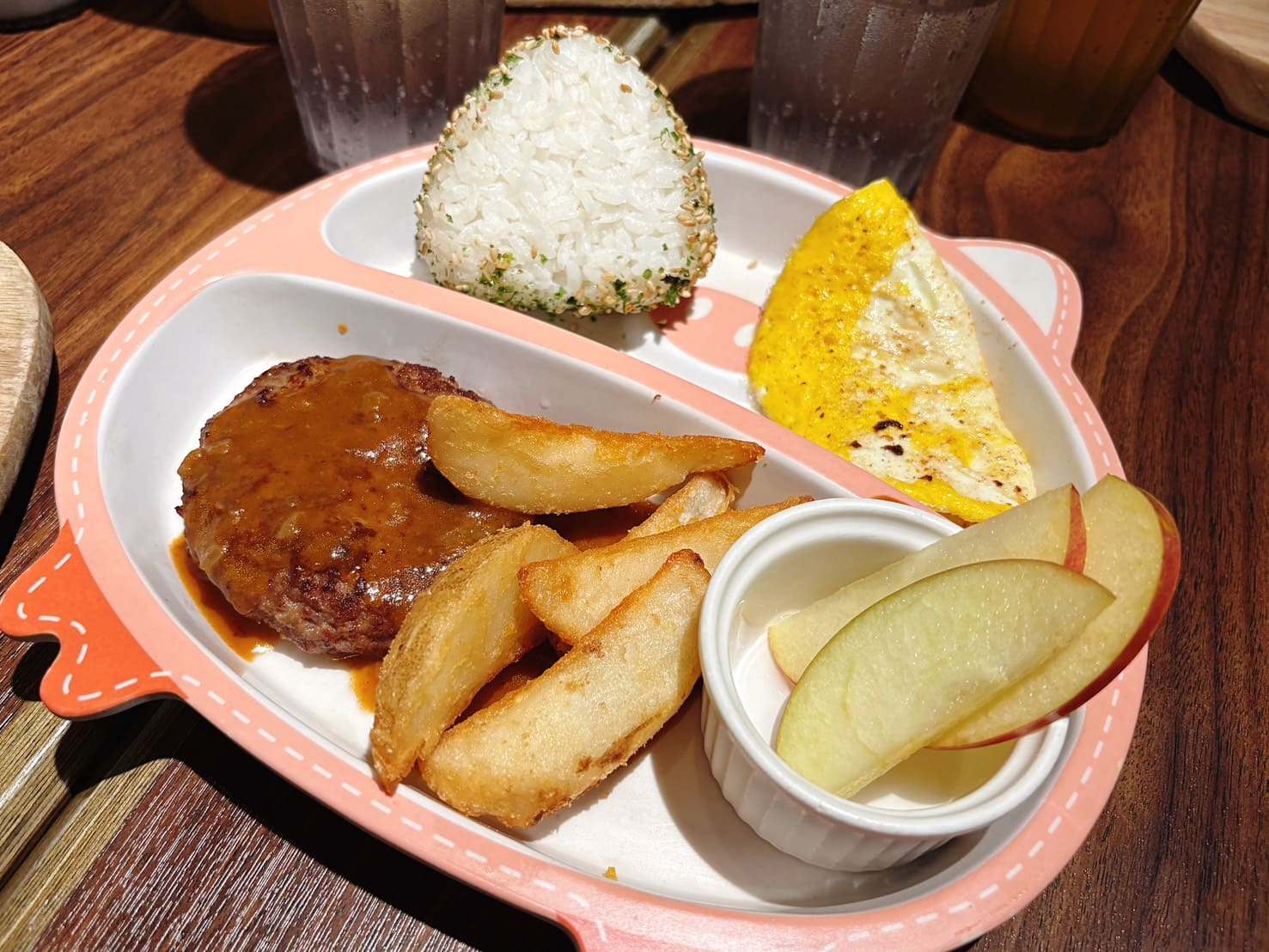 《小巨蛋美食》橫濱牛排微風南京店，自助沙拉吧咖哩飯吃到飽(菜單) @神農太太底家