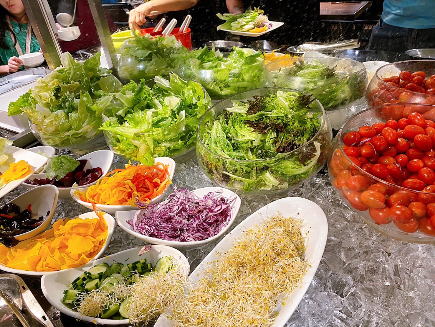《小巨蛋美食》橫濱牛排微風南京店，自助沙拉吧咖哩飯吃到飽(菜單) @神農太太底家