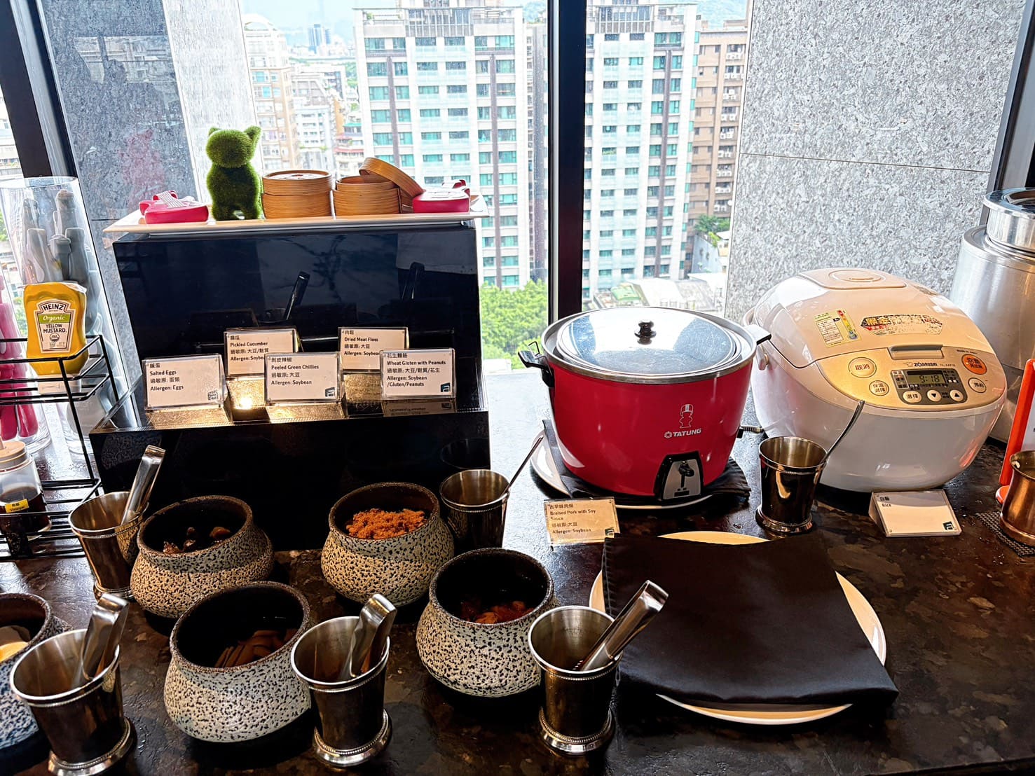 《中山區美食》台北中山雅樂軒酒店Aloft酒店，景觀早餐只要330元起(價格 停車) @神農太太底家