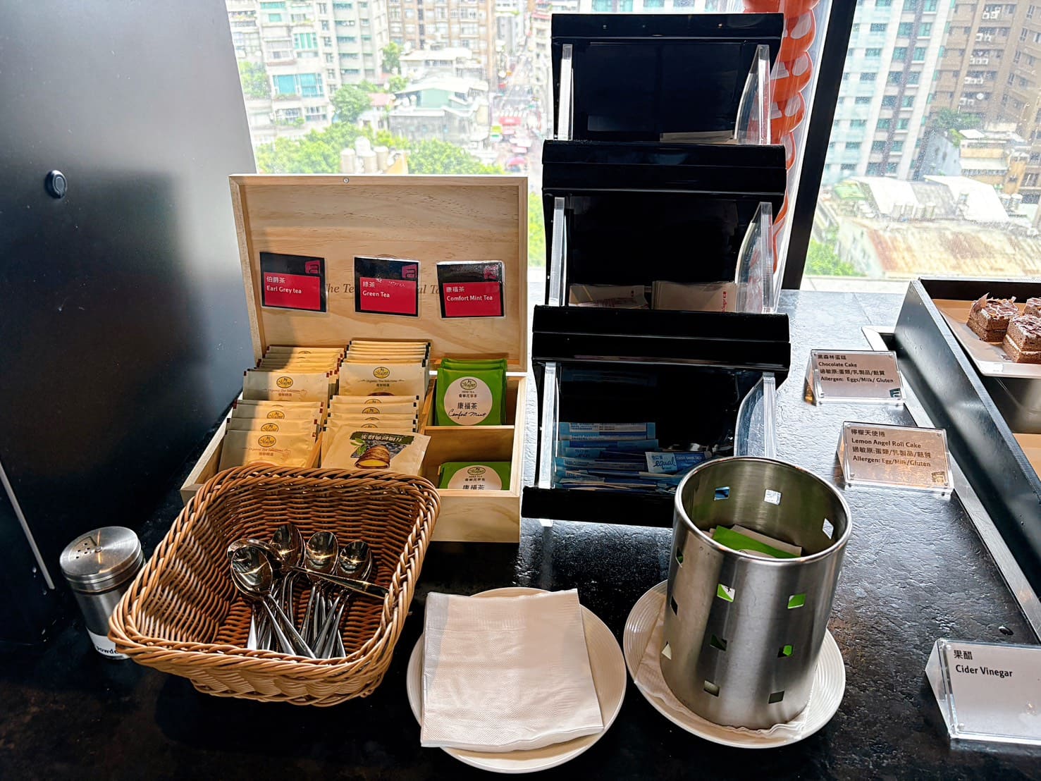 《中山區美食》台北中山雅樂軒酒店Aloft酒店，景觀早餐只要330元起(價格 停車) @神農太太底家