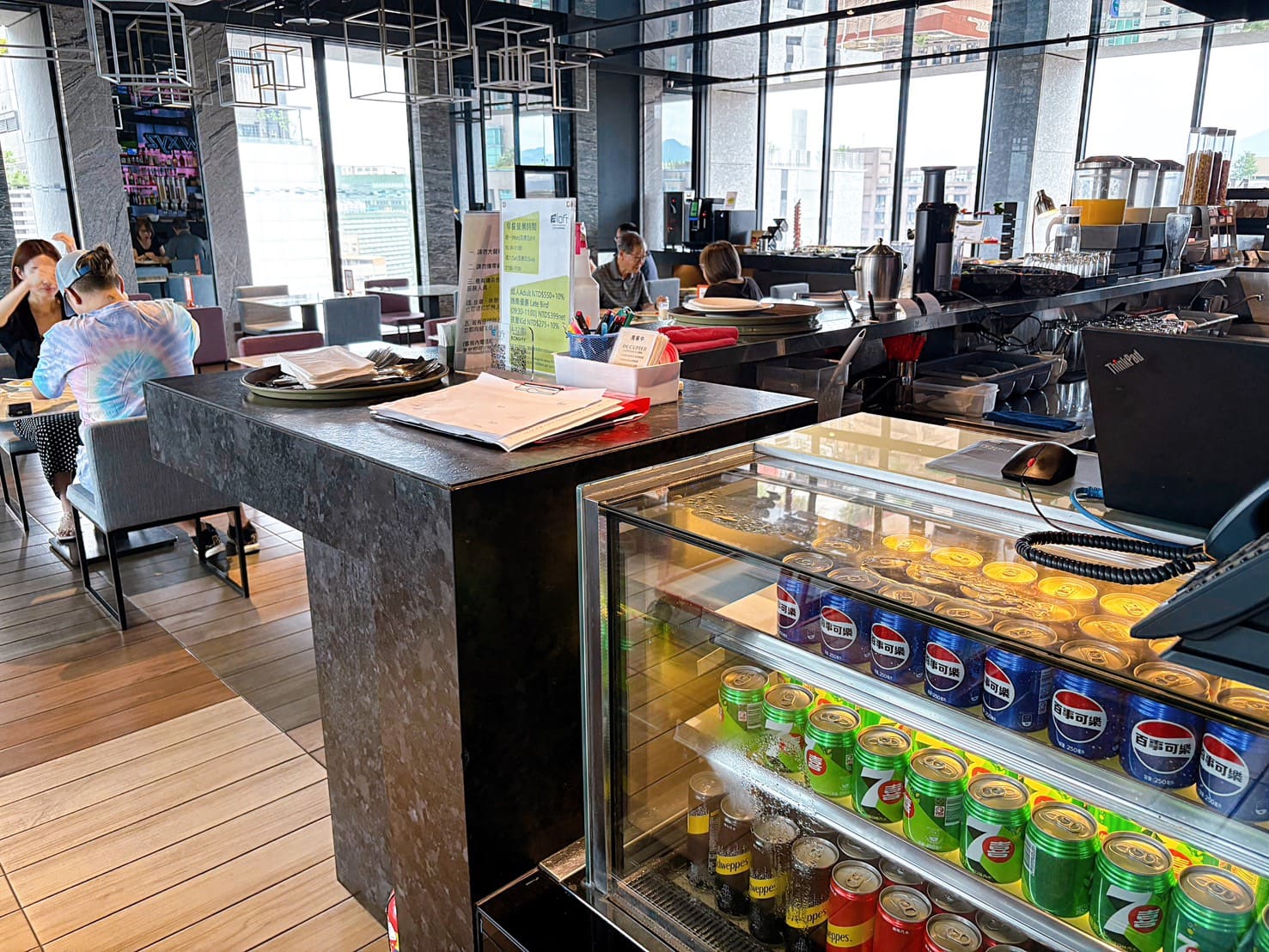 《中山區美食》台北中山雅樂軒酒店Aloft酒店，景觀早餐只要330元起(價格 停車) @神農太太底家