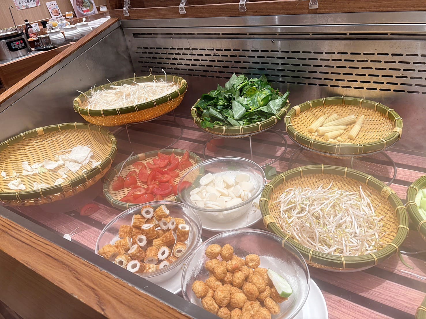 《蘆洲美食》涮乃葉徐匯廣場店，平日中午5小時爆吃火鍋吃到飽(2025年菜單) @神農太太底家