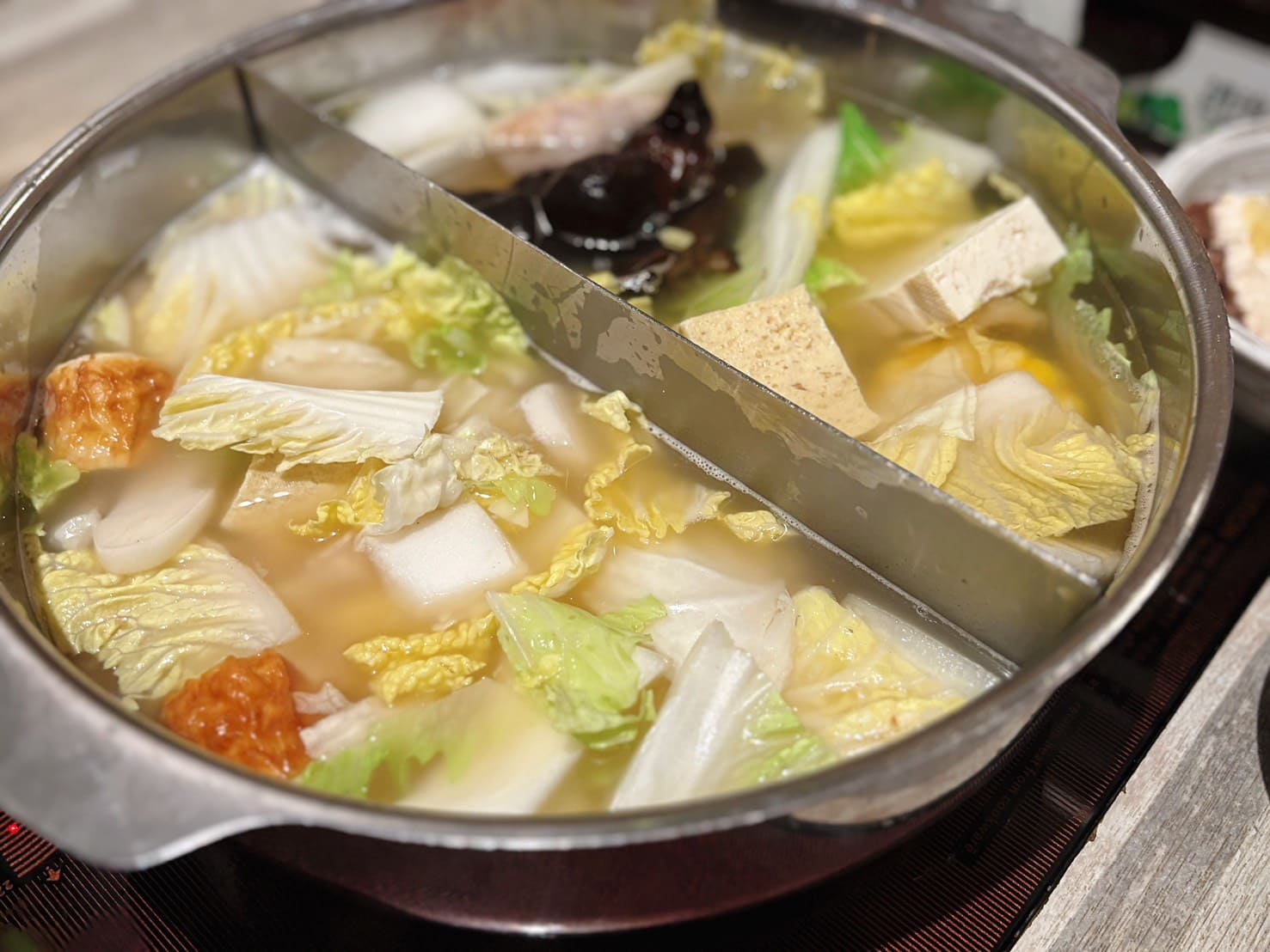 《蘆洲美食》涮乃葉徐匯廣場店，平日中午5小時爆吃火鍋吃到飽(2025年菜單) @神農太太底家