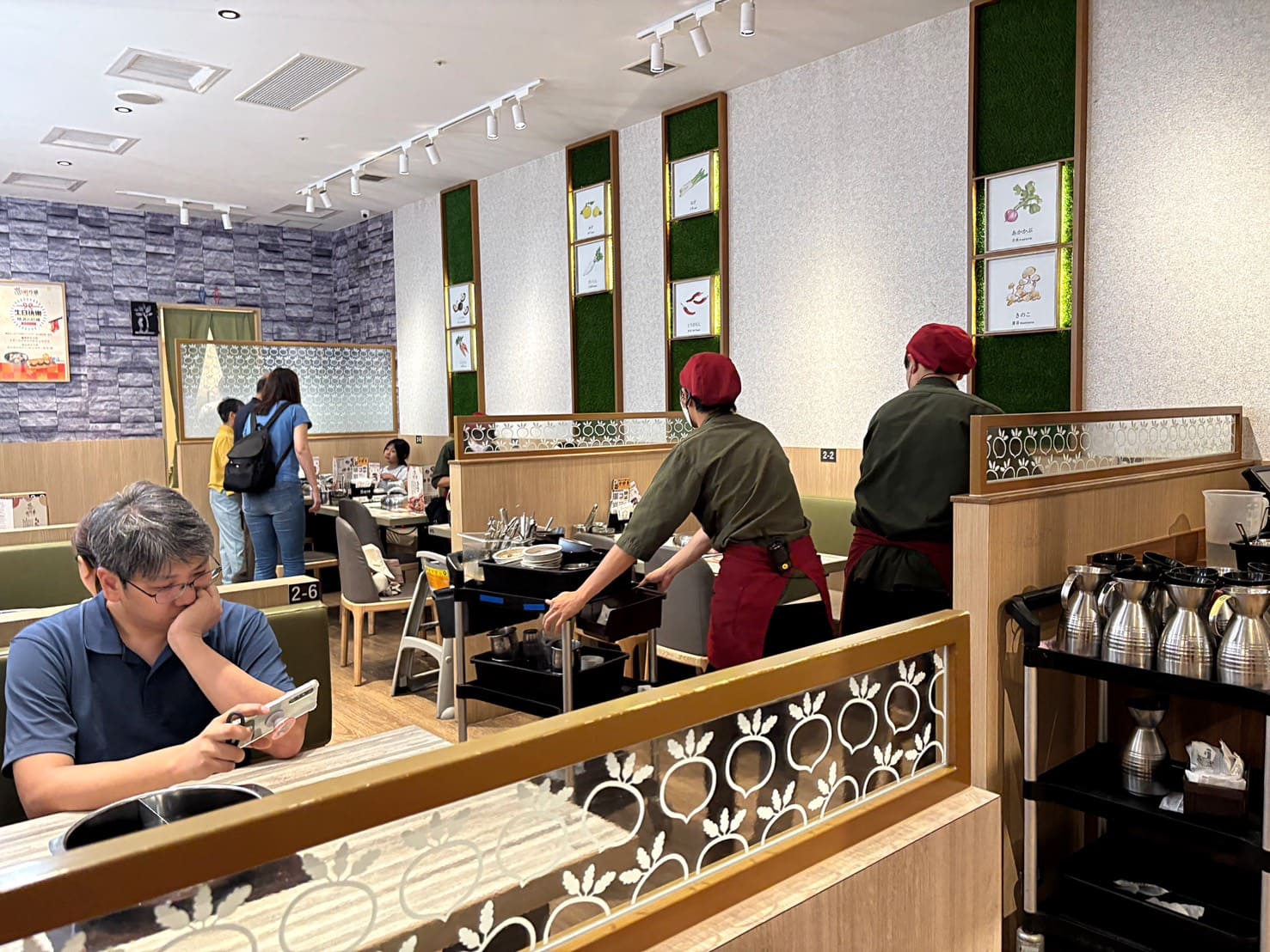 《蘆洲美食》涮乃葉徐匯廣場店，平日中午5小時爆吃火鍋吃到飽(2025年菜單) @神農太太底家