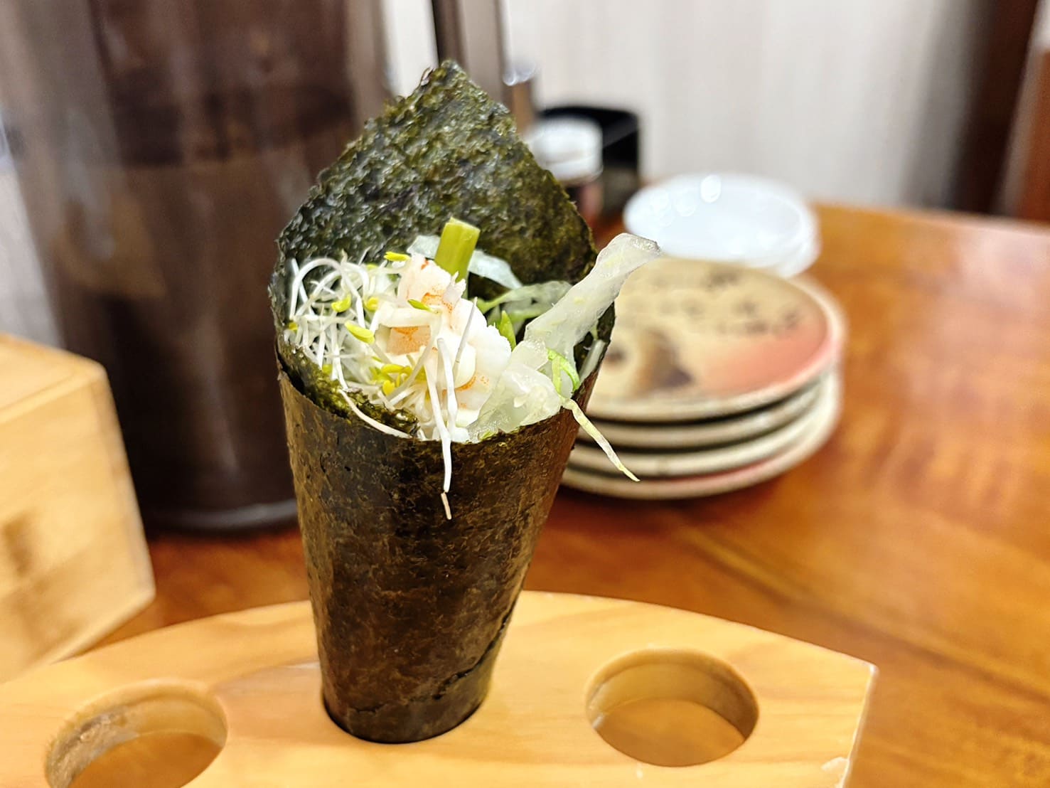 《三重美食》老本壽司生魚片，厚實焦糖鮭魚丼飯、串燒好吃(菜單) @神農太太底家