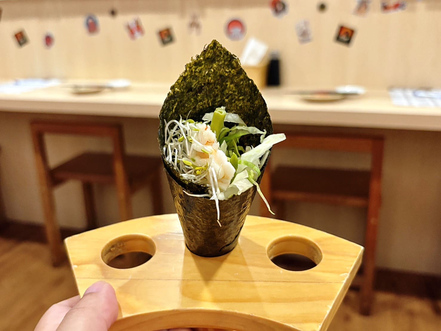 《三重美食》老本壽司生魚片，厚實焦糖鮭魚丼飯、串燒好吃(菜單) @神農太太底家