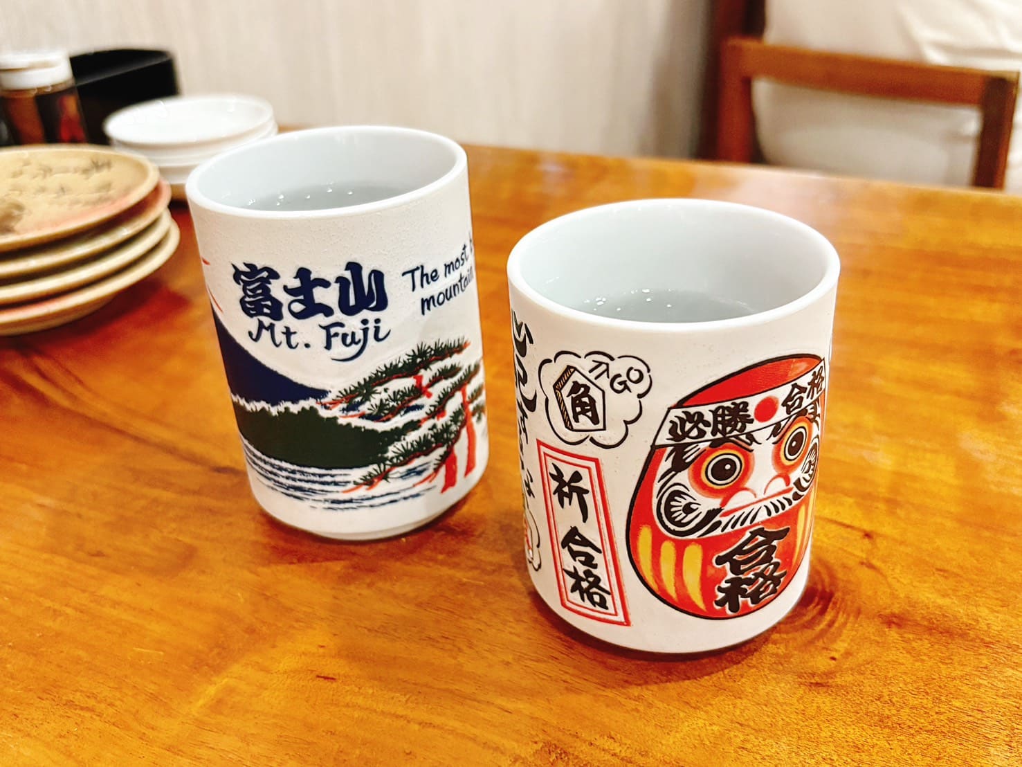 《三重美食》老本壽司生魚片，厚實焦糖鮭魚丼飯、串燒好吃(菜單) @神農太太底家