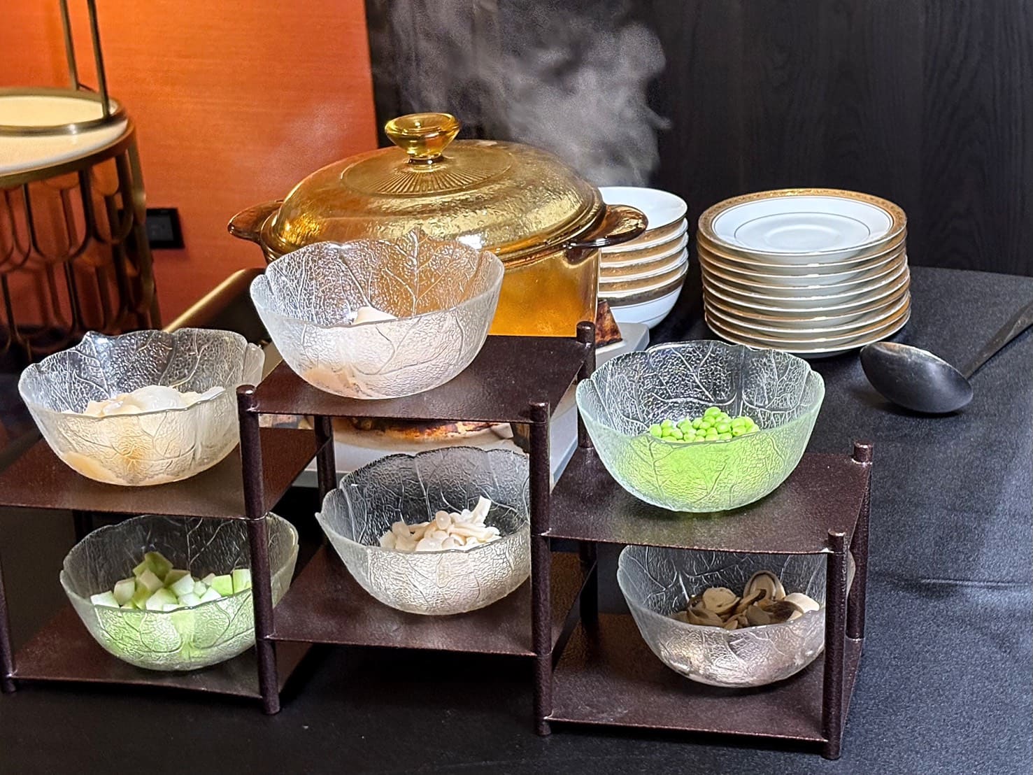 《南京復興美食》國賓中餐廳，烤鴨與龍蝦泡飯必吃，多年米其林推薦(菜單) @神農太太底家
