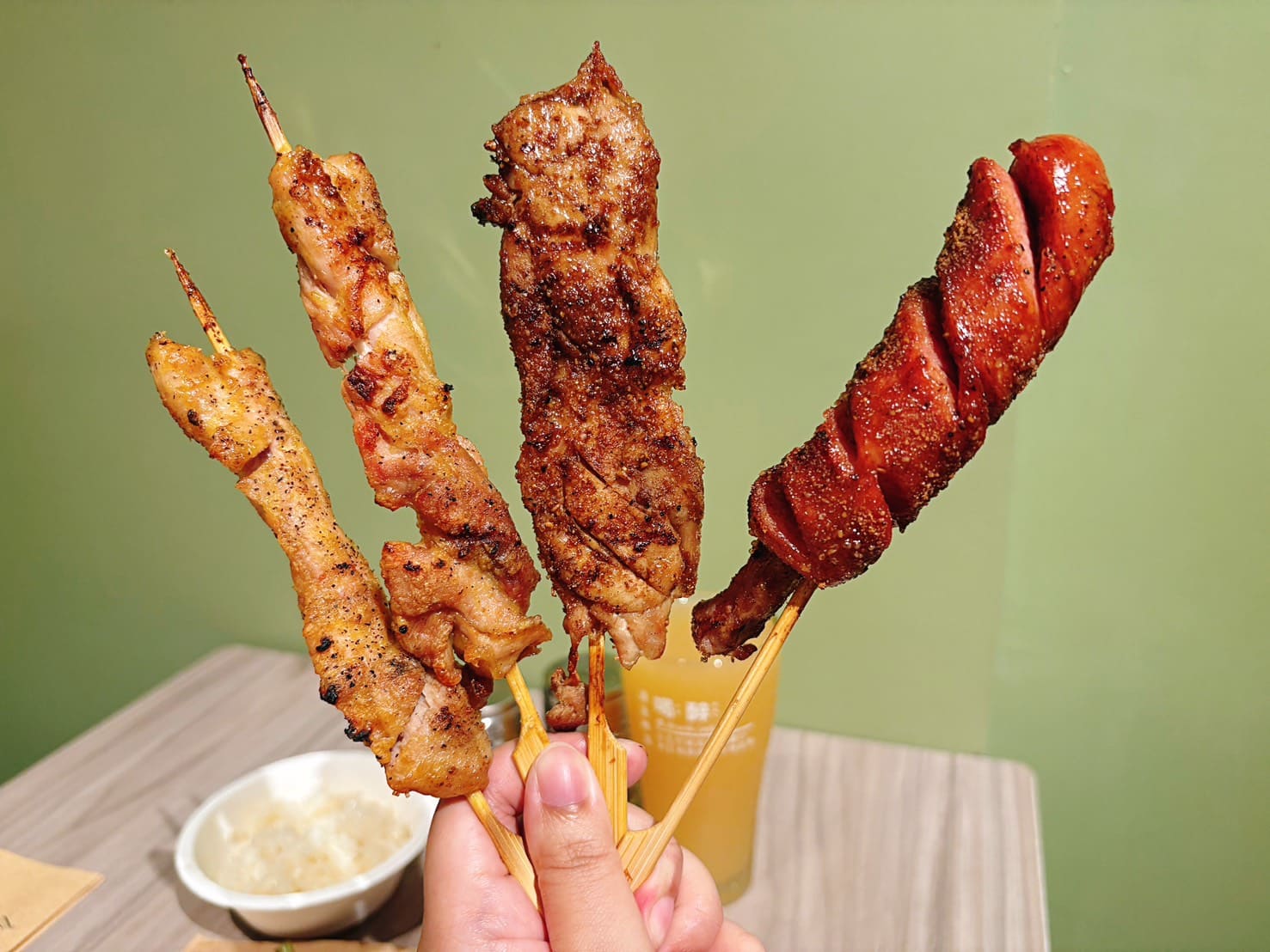 《信義安和美食》焦糖楓通化店，漢方串燒非油炸，20元起美味不油膩(菜單) @神農太太底家