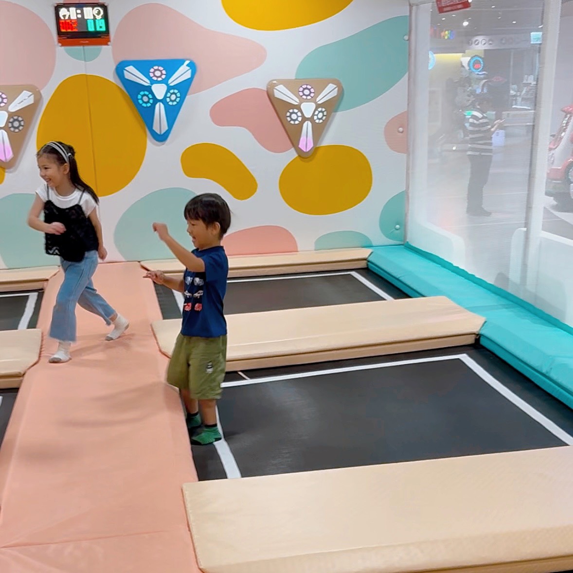 《南港親子》奧斯丁夢想樂園南港環球店，新開幕莊園主題樂園巨大沙坑手工禮服(票價) @神農太太底家