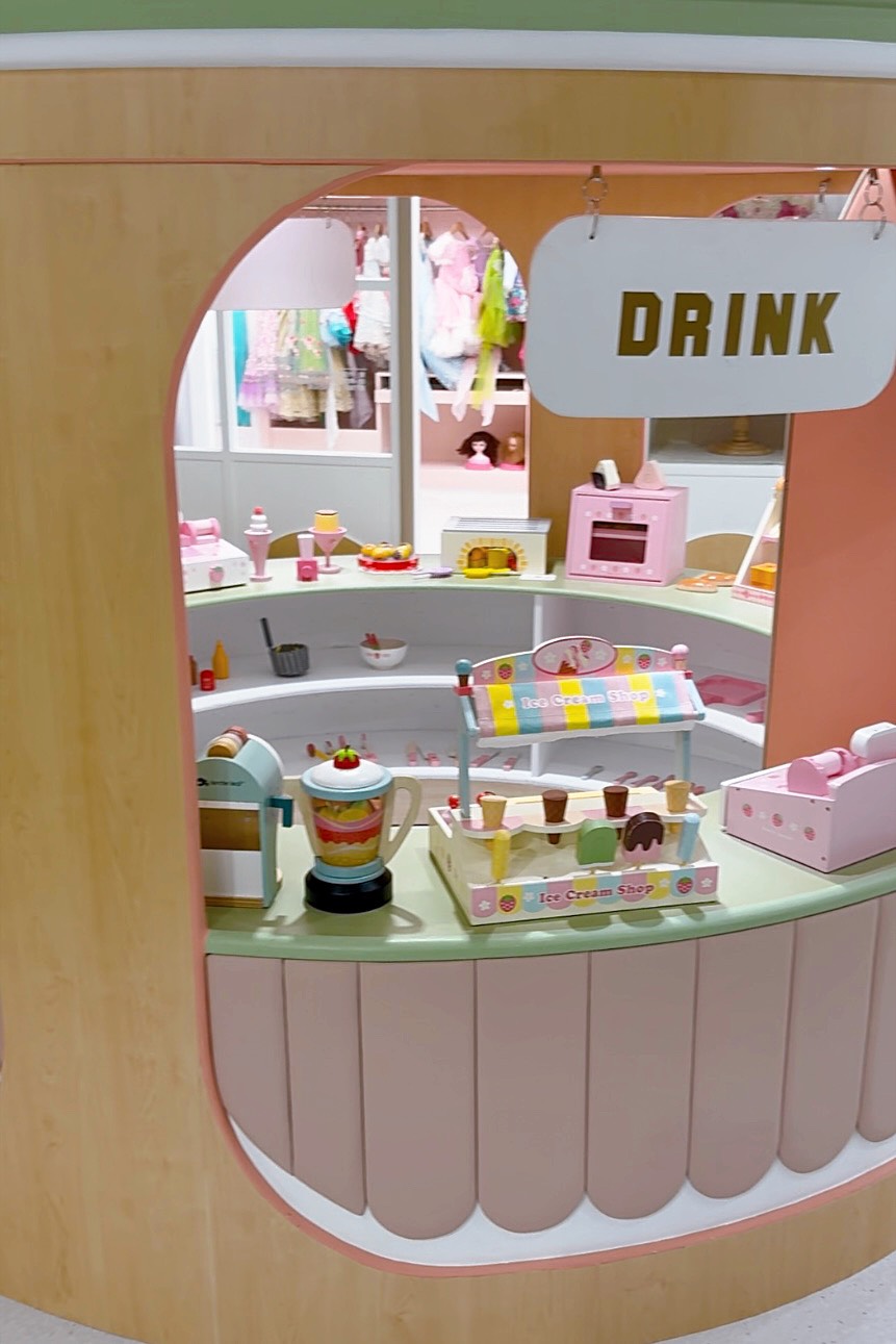 《南港親子》奧斯丁夢想樂園南港環球店，新開幕莊園主題樂園巨大沙坑手工禮服(票價) @神農太太底家