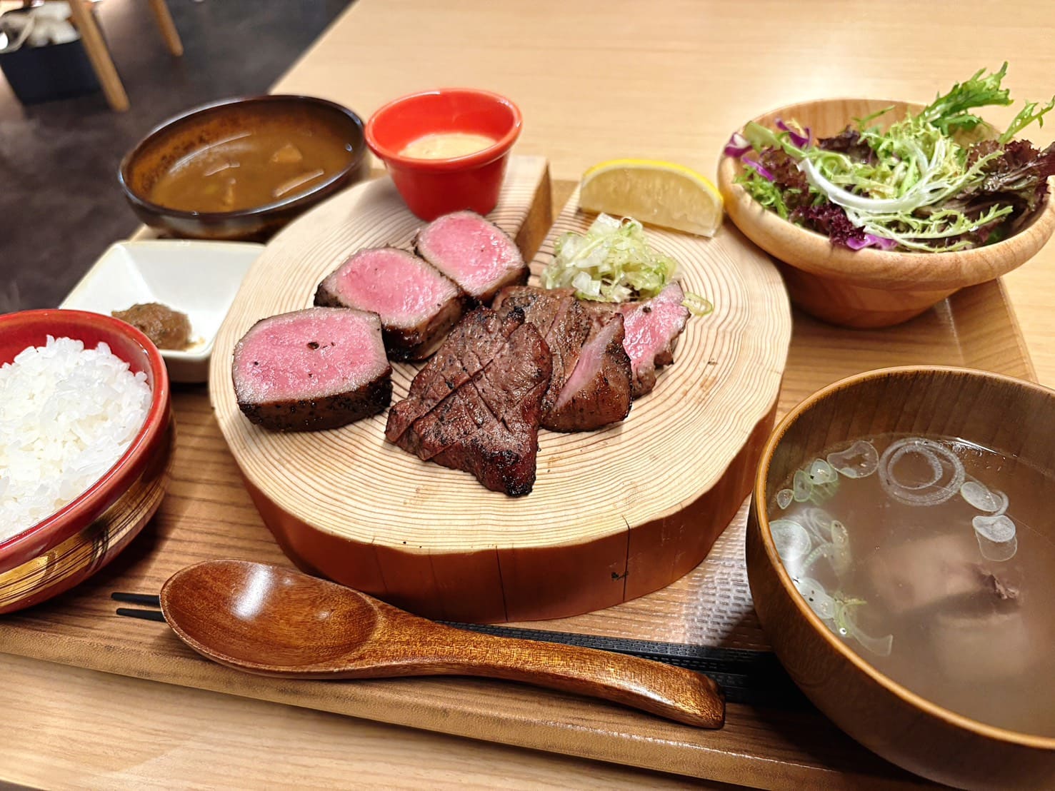 《國父紀念館美食》牛舌的檸檬台北店,超厚切牛舌牛排軟嫩美味(菜單 訂位) @神農太太底家 《國父紀念館美食》牛舌的檸檬台北店,超厚切牛舌牛排軟嫩美味(菜單 訂位) @神農太太底家