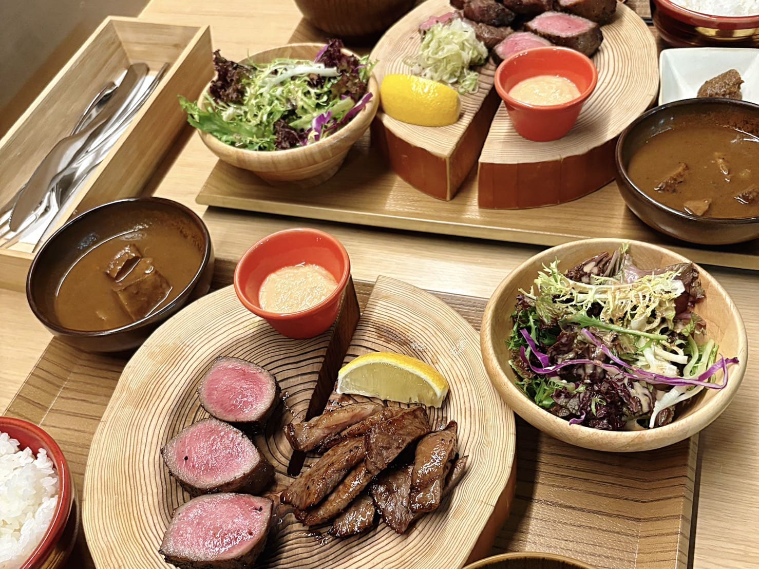 《國父紀念館美食》牛舌的檸檬台北店,超厚切牛舌牛排軟嫩美味(菜單 訂位) @神農太太底家