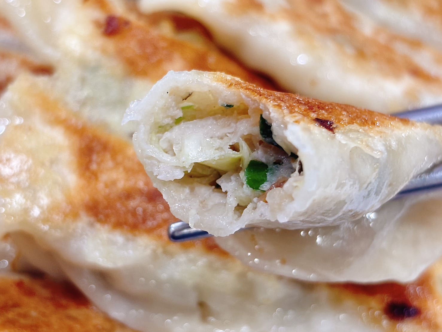 《三重美食》雲林鍋貼，好吃鍋貼及冰花蛋煎必點(菜單) @神農太太底家