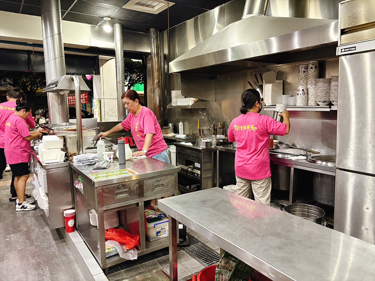 《三重美食》雲林鍋貼，好吃鍋貼及冰花蛋煎必點(菜單) @神農太太底家