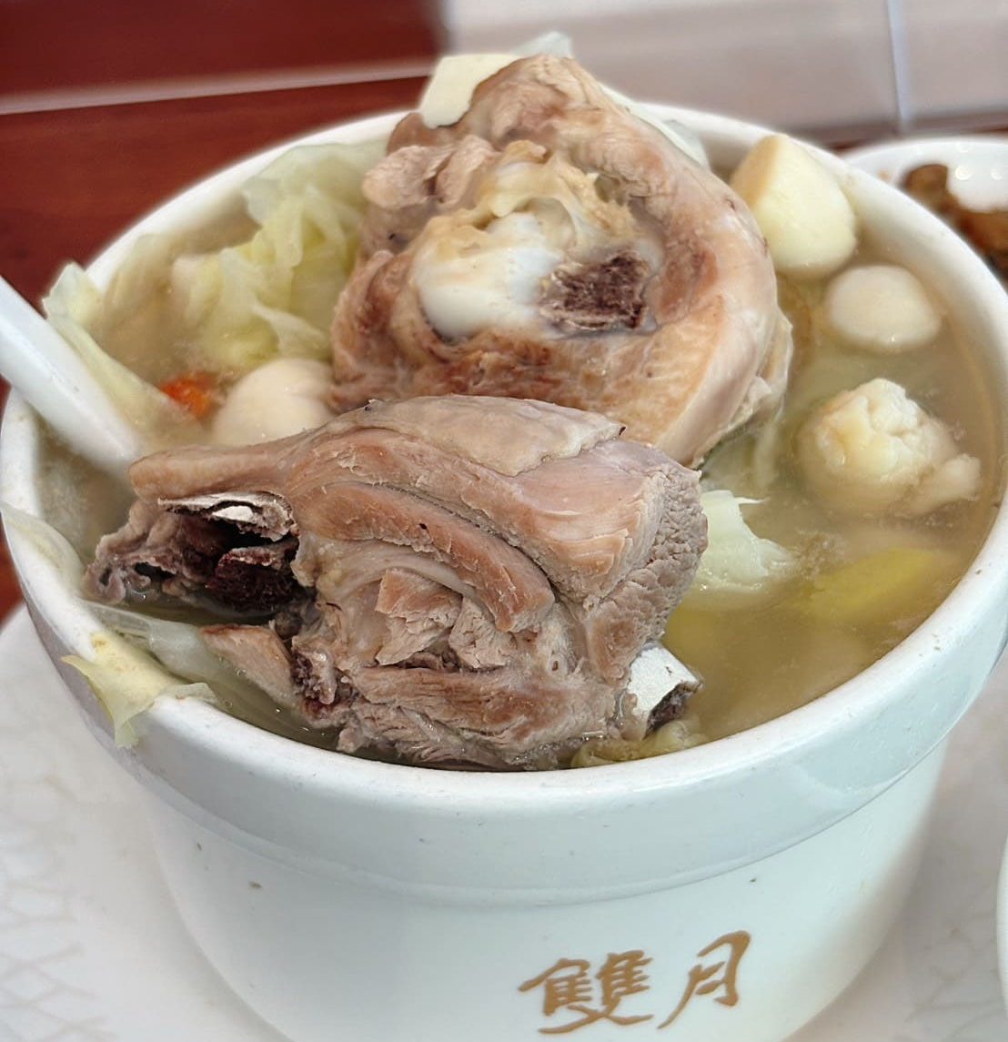 《大安區美食》雙月食品社森林公園店，燉湯滷味必點，米其林必比登推薦(菜單) @神農太太底家