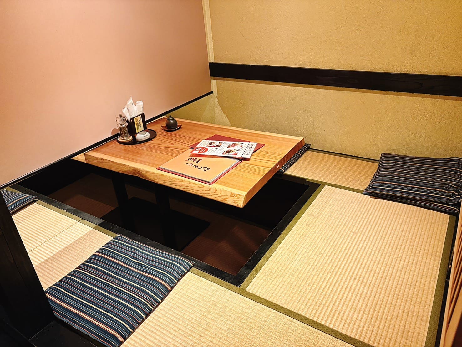 《名古屋美食》ひつまぶし 一葉，挑戰不輸給名店的鰻魚飯，可預約(菜單) @神農太太底家