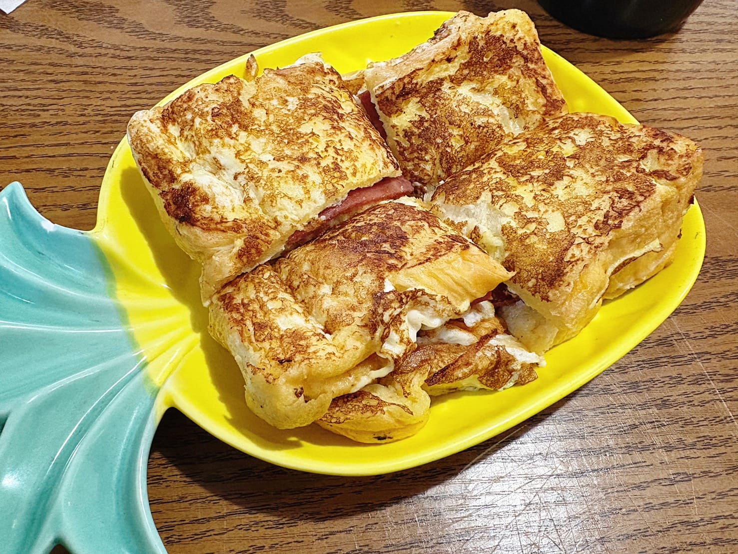 《基隆美食》早鳳梨早午餐，巷弄早餐店藏著美味千層漢堡(菜單) @神農太太底家