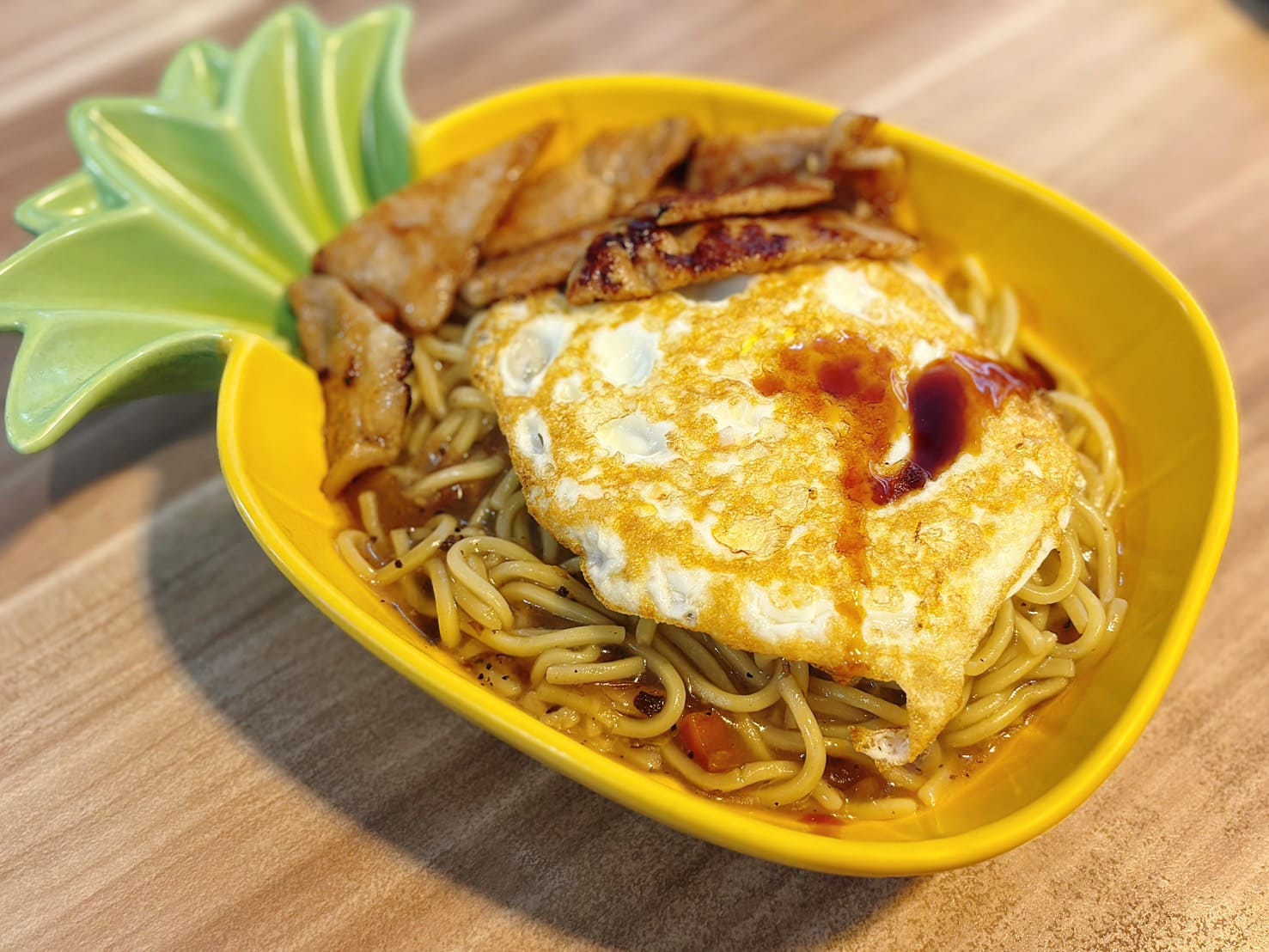 《基隆美食》早鳳梨早午餐，巷弄早餐店藏著美味千層漢堡(菜單) @神農太太底家