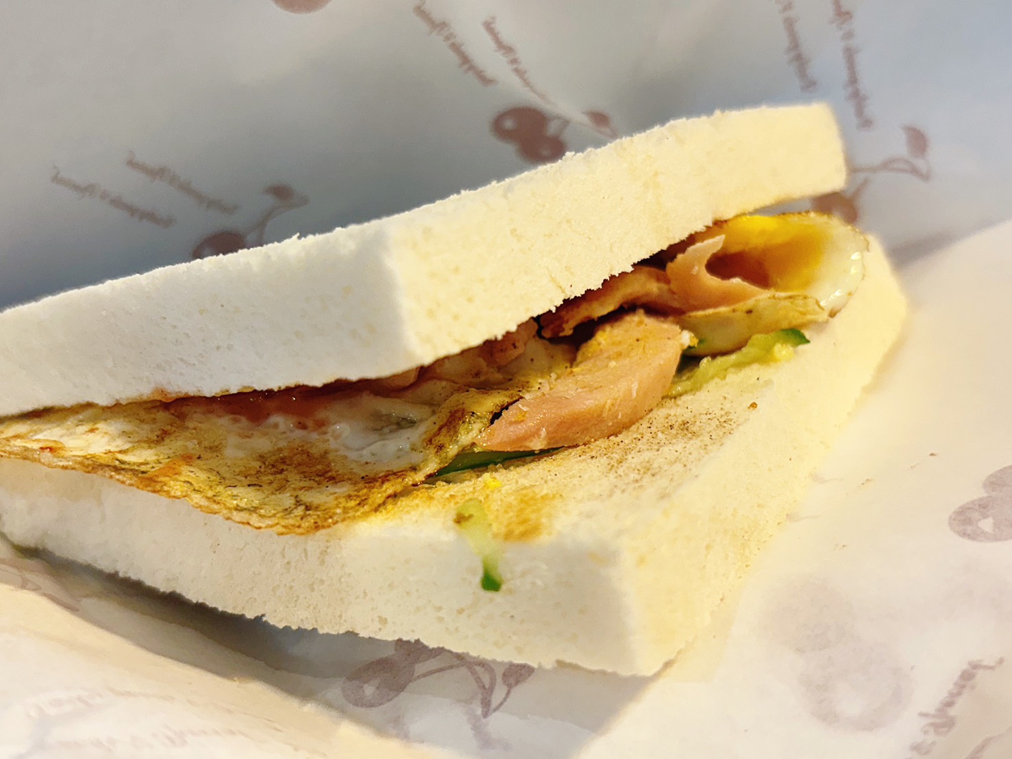 《基隆美食》早鳳梨早午餐，巷弄早餐店藏著美味千層漢堡(菜單) @神農太太底家