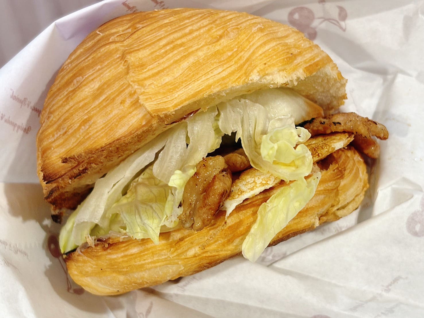 《基隆美食》早鳳梨早午餐，巷弄早餐店藏著美味千層漢堡(菜單) @神農太太底家