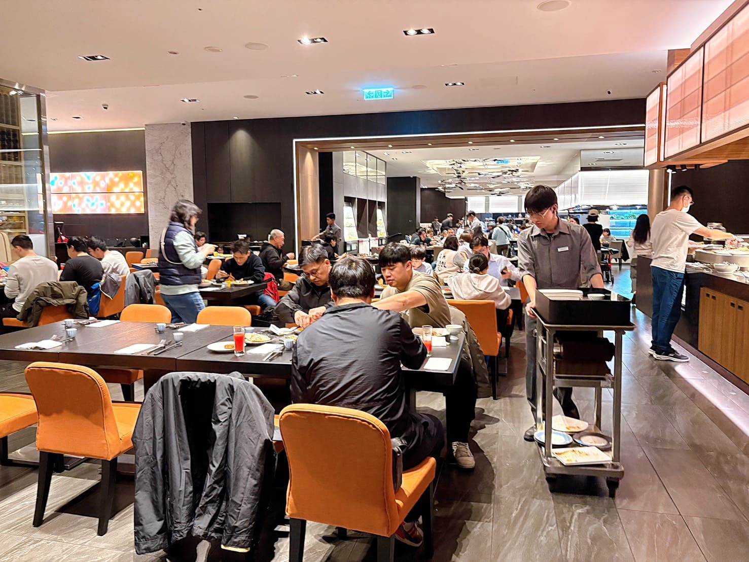 《信義區美食》寒舍艾美探索廚房,改裝升級龍蝦和牛海膽鮑魚蟹腳生干貝吃到飽(訂位 價目表) @神農太太底家 《信義區美食》寒舍艾美探索廚房,改裝升級龍蝦和牛海膽鮑魚蟹腳生干貝吃到飽(訂位 價目表) @神農太太底家