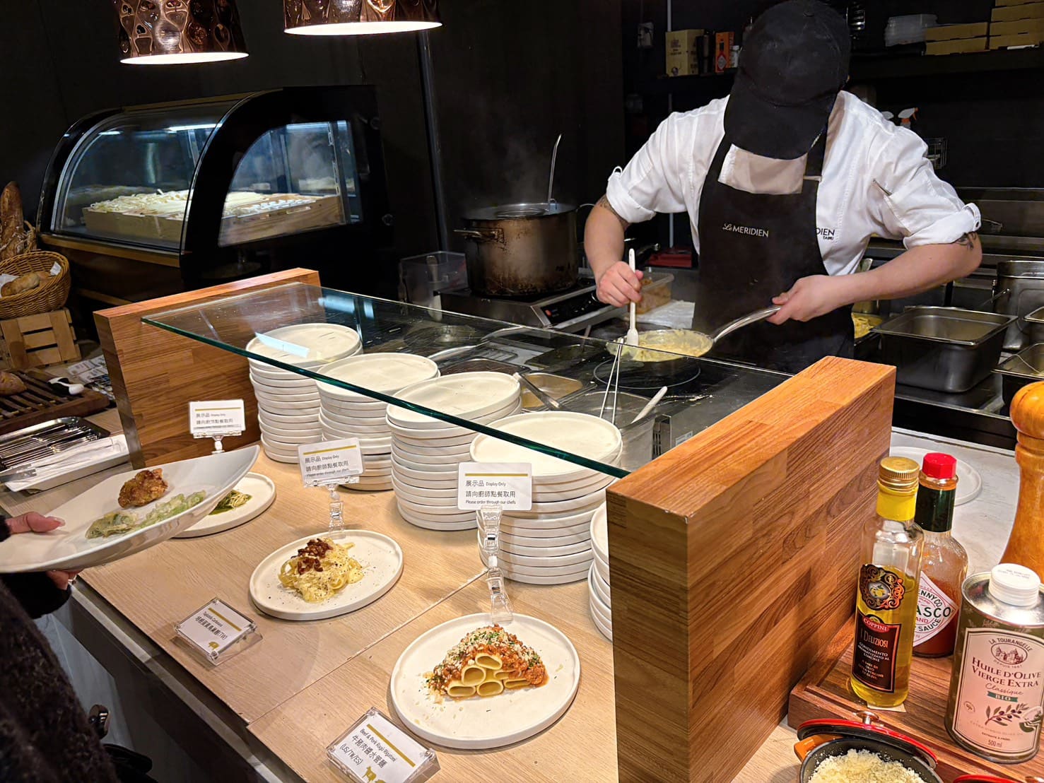 《信義區美食》寒舍艾美探索廚房，改裝升級龍蝦和牛海膽鮑魚蟹腳生干貝吃到飽(訂位 價目表) @神農太太底家