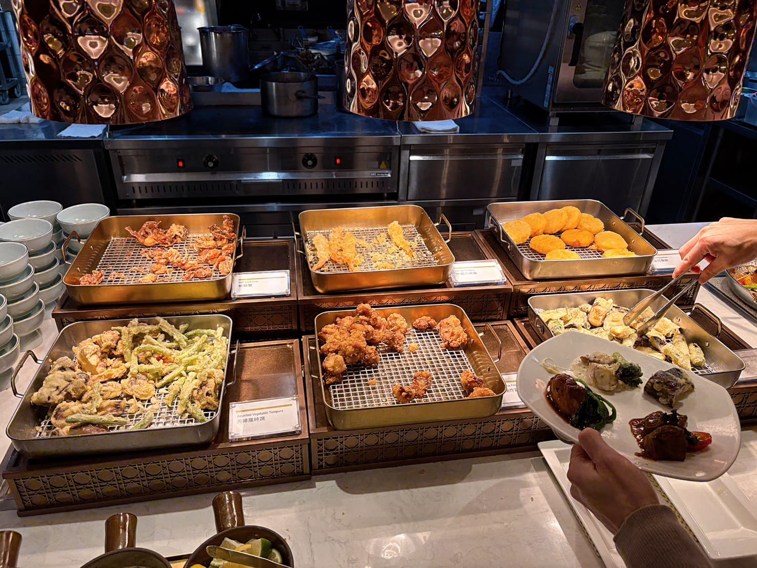 《信義區美食》寒舍艾美探索廚房,改裝升級龍蝦和牛海膽鮑魚蟹腳生干貝吃到飽(訂位 價目表) @神農太太底家 《信義區美食》寒舍艾美探索廚房,改裝升級龍蝦和牛海膽鮑魚蟹腳生干貝吃到飽(訂位 價目表) @神農太太底家