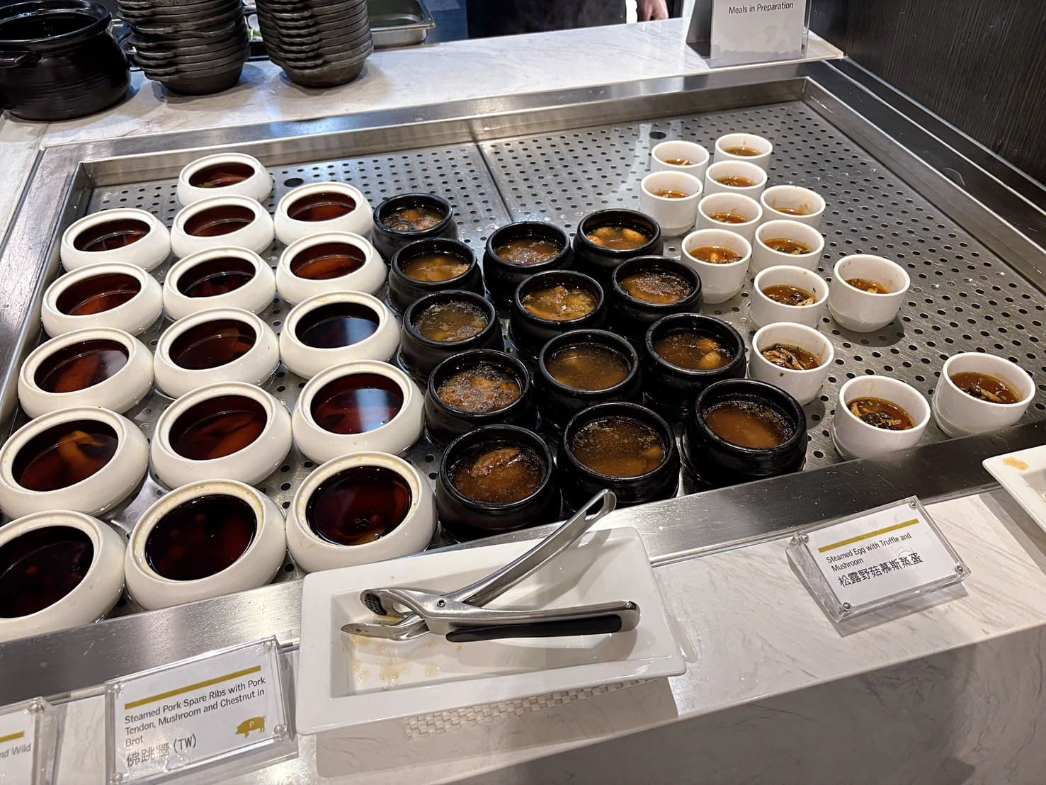 《信義區美食》寒舍艾美探索廚房，改裝升級龍蝦和牛海膽鮑魚蟹腳生干貝吃到飽(訂位 價目表) @神農太太底家