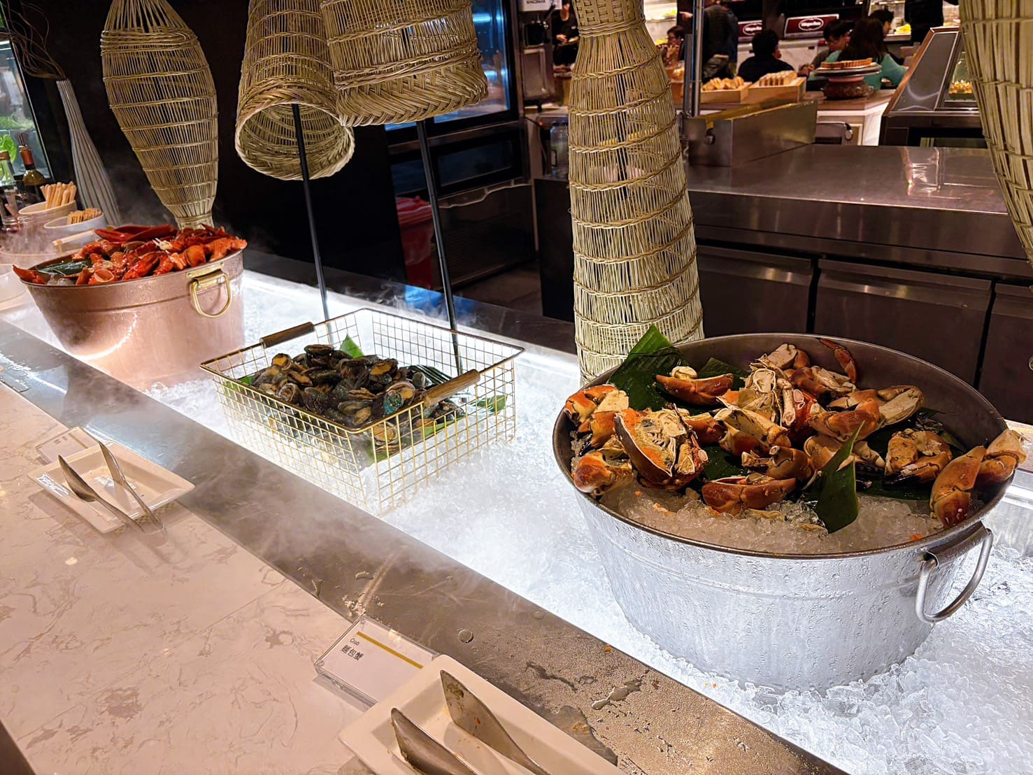 《信義區美食》寒舍艾美探索廚房，改裝升級龍蝦和牛海膽鮑魚蟹腳生干貝吃到飽(訂位 價目表) @神農太太底家