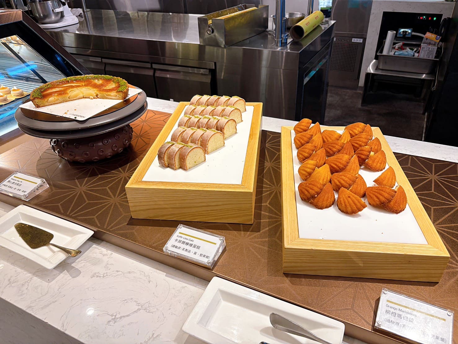 《信義區美食》寒舍艾美探索廚房，改裝升級龍蝦和牛海膽鮑魚蟹腳生干貝吃到飽(訂位 價目表) @神農太太底家